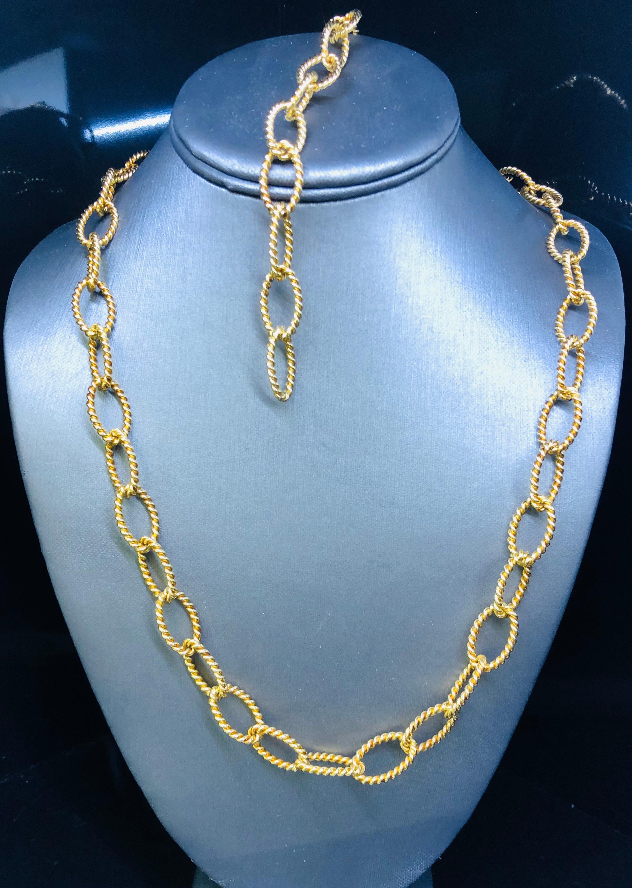 Retro Tiffany & Co. Oval Link Ribbed 18 Karat Gold Chain Necklace and Bracelet Set