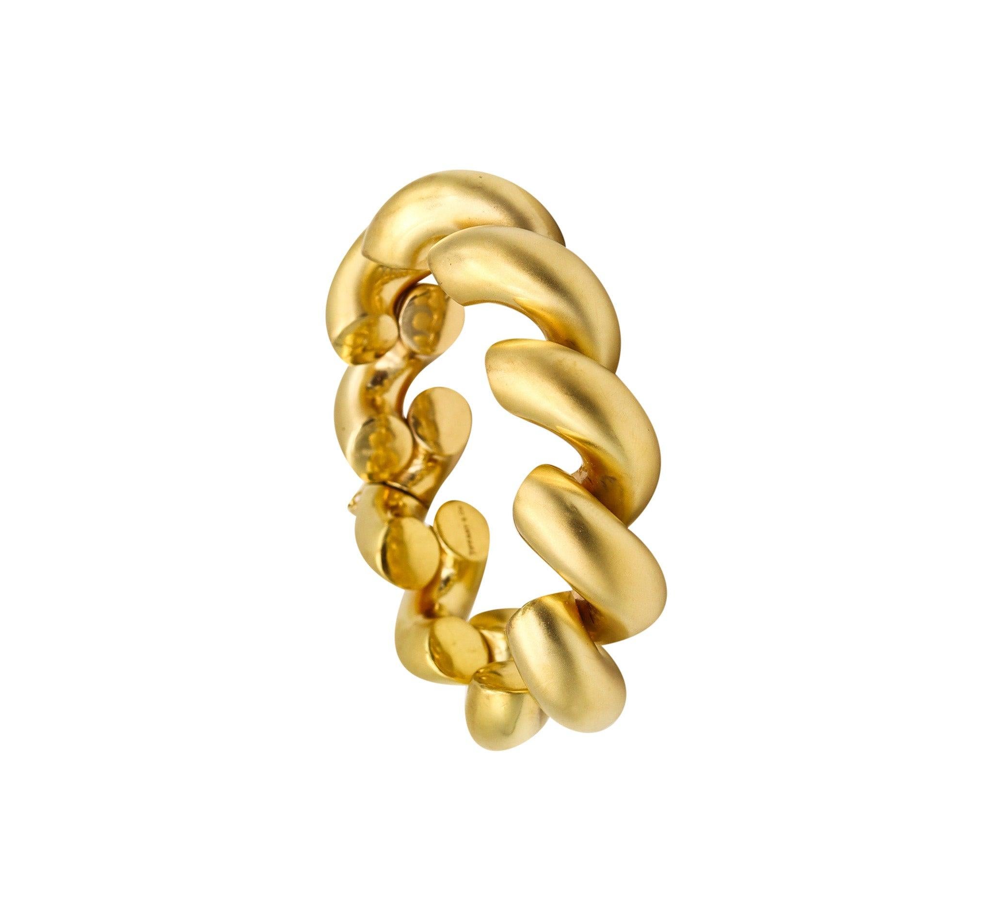 TIFFANY & CO. Oversized San Marcos Links Bracelet In Brushed 14Kt Yellow Gold For Sale 1
