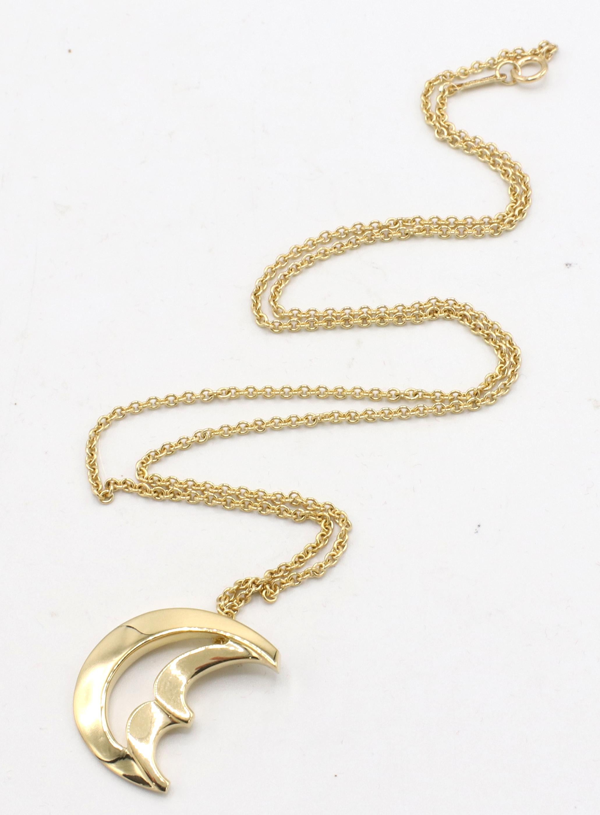 Tiffany & Co. Paloma Picasso 18 Karat Crescent Moon Pendant Drop Necklace In Excellent Condition In  Baltimore, MD