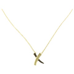 Tiffany & Co. Paloma Picasso 18 Karat Yellow Gold Mini X Kiss Necklace