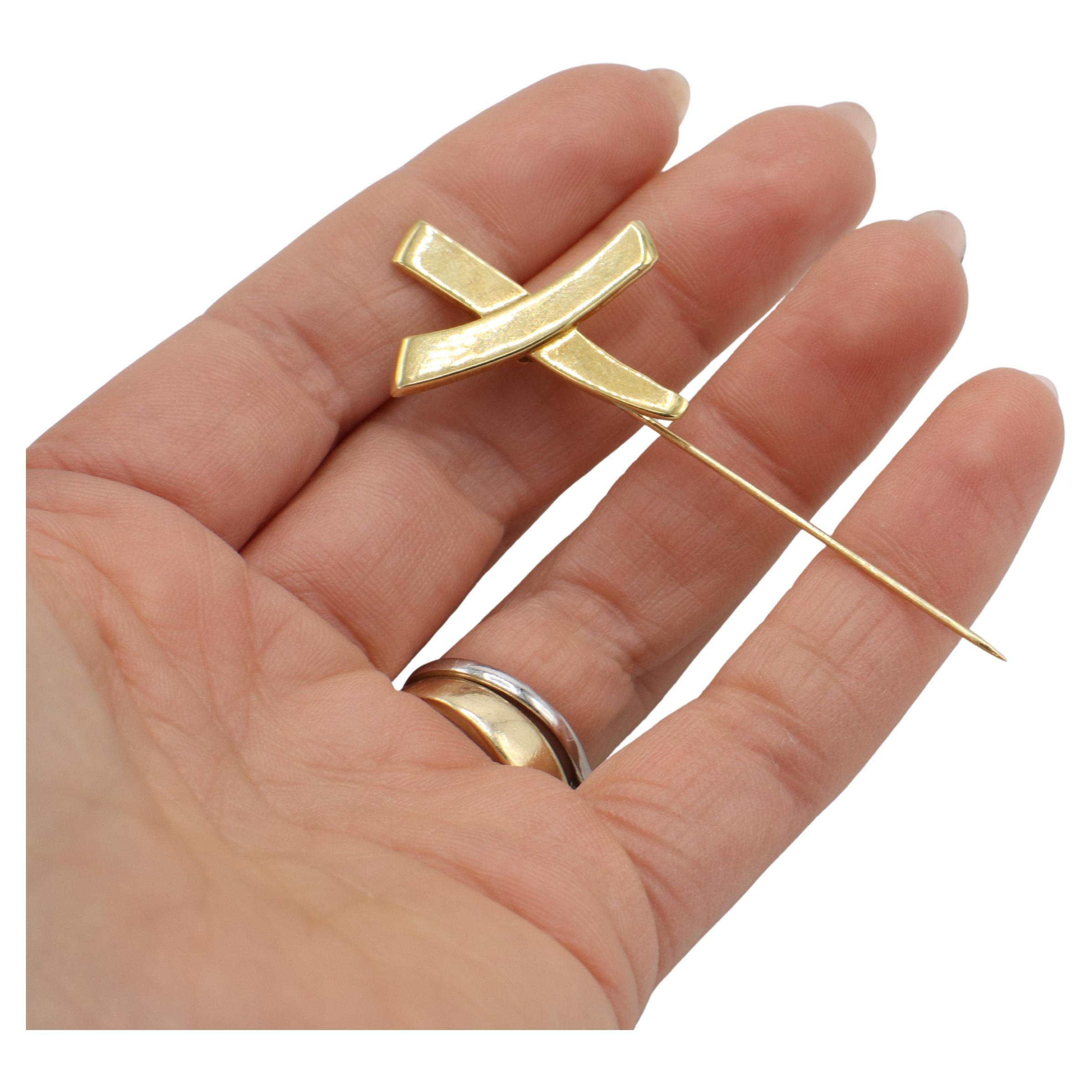 Tiffany & Co. Paloma Picasso 18 Karat Yellow Gold X Stick Pin Brooch 1983 In Excellent Condition For Sale In  Baltimore, MD