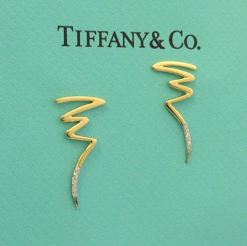 TIFFANY & Co. Paloma Picasso 18K Gold Diamond Scribble Earrings

Metal: 18K yellow gold and platinum
Weight: 4.30 grams
Measurement: 1 7/16