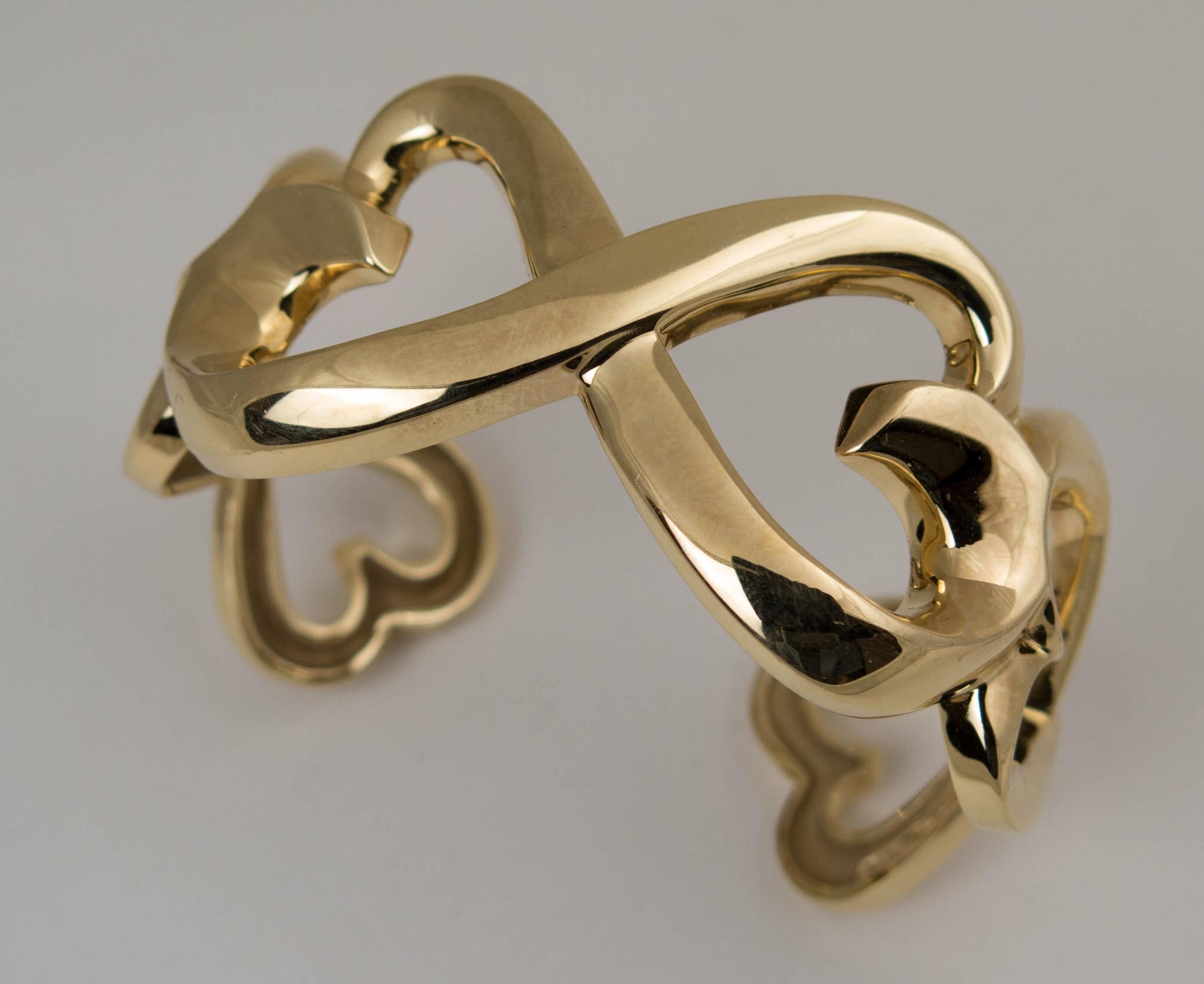 Contemporain Tiffany & Co. Paloma Picasso Bracelet manchette « Double Loving » en or 18 carats en vente