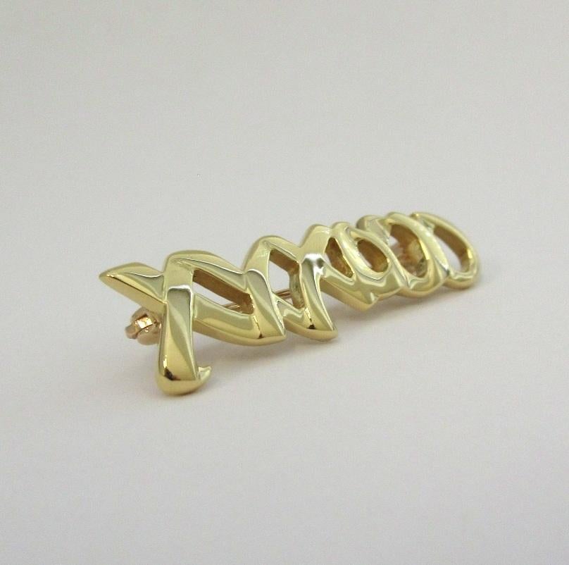 TIFFANY & Co. Paloma Picasso 18K Gold Love Kisses Pin Brooch  In Excellent Condition For Sale In Los Angeles, CA