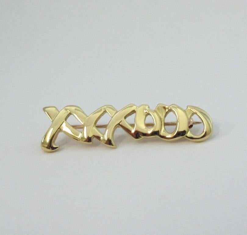 TIFFANY & Co. Paloma Picasso 18K Gold Love Kisses Pin Brooch  For Sale 1