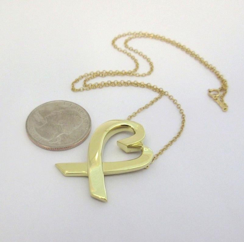 TIFFANY & Co. Paloma Picasso 18K Gold Loving Heart Pendant Necklace LARGE For Sale 2