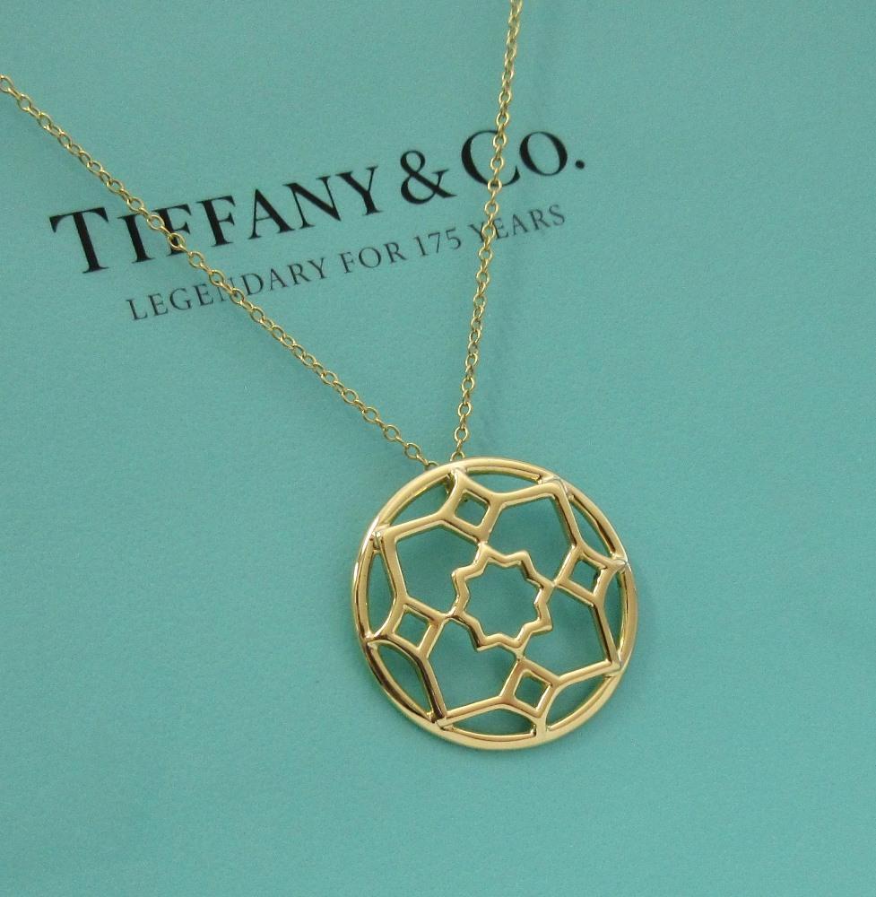 TIFFANY & Co. Paloma Picasso Collier pendentif Marrakech en or 18 carats

Métal : Or jaune 18K 
Chaîne : 16