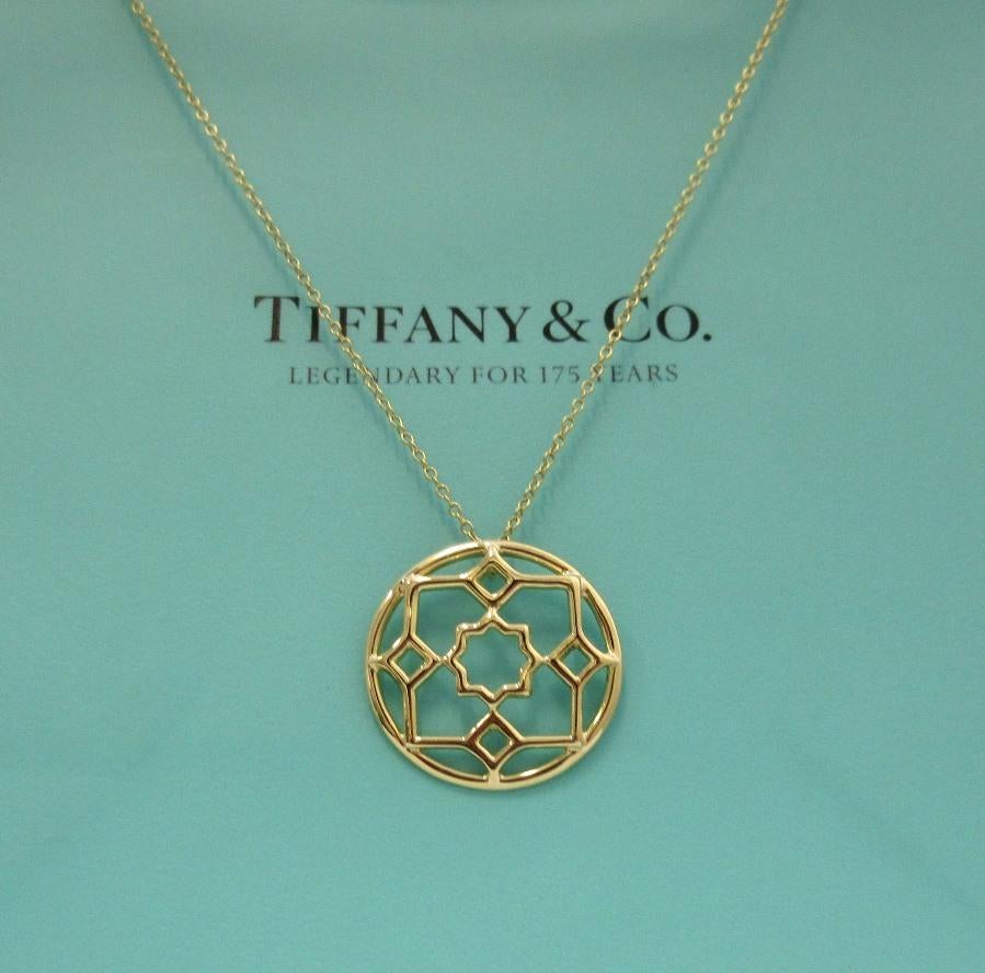 TIFFANY & Co. Paloma Picasso Collier pendentif Marrakech en or 18 carats en vente 1