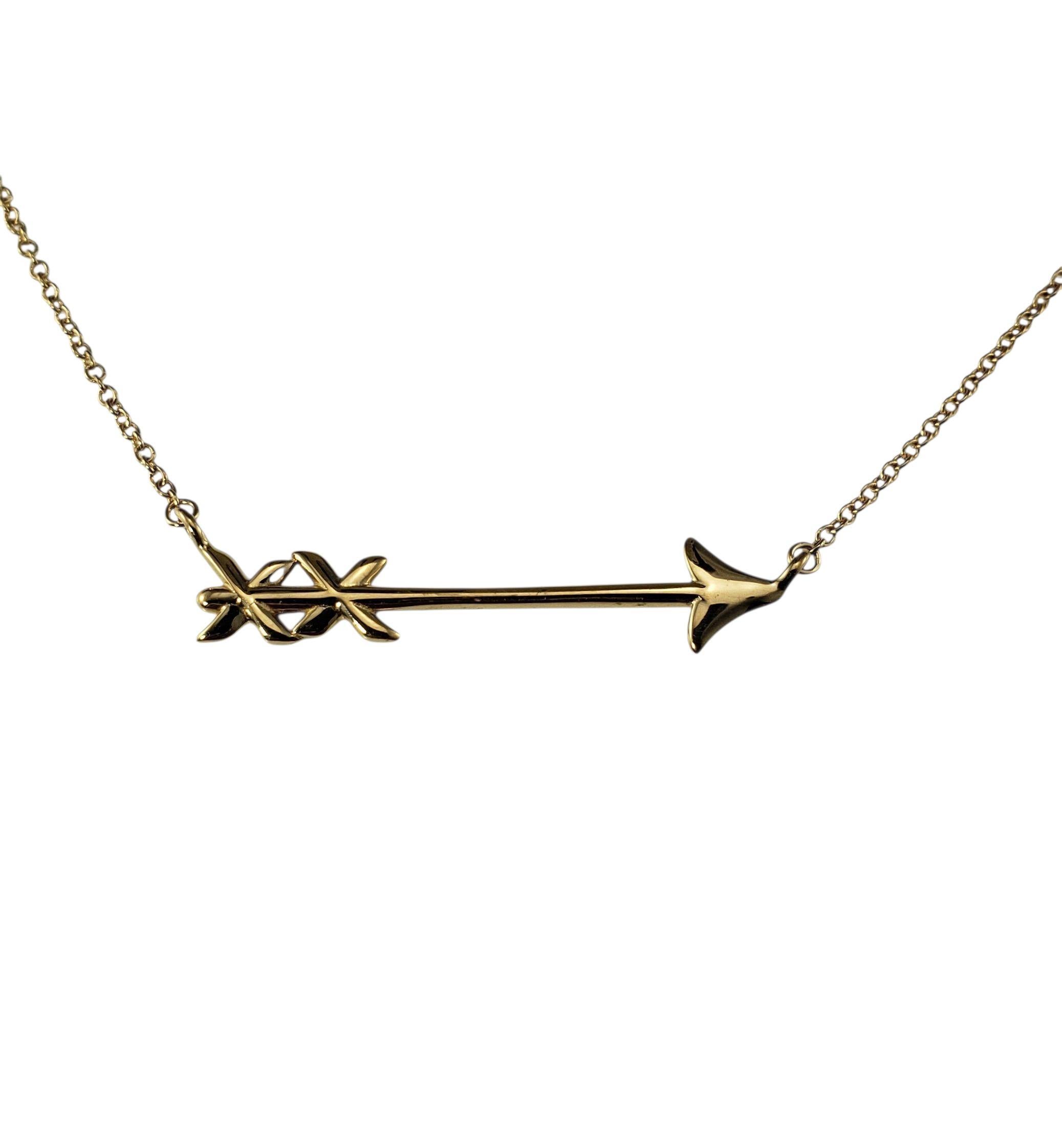 Tiffany & Co. Collana con ciondolo Arrow in oro rosa 18 carati di Paloma Picasso.

Questa elegante collana con ciondolo di Paloma Picasso è realizzata in oro rosa 18 carati dai dettagli meravigliosi. L'elegante design a freccia fa parte dell'iconica