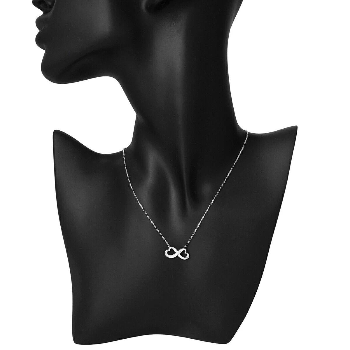 TIFFANY & Co. Pendentif double cœur Whiting en or blanc 18K et diamants Paloma Picasso en vente 1