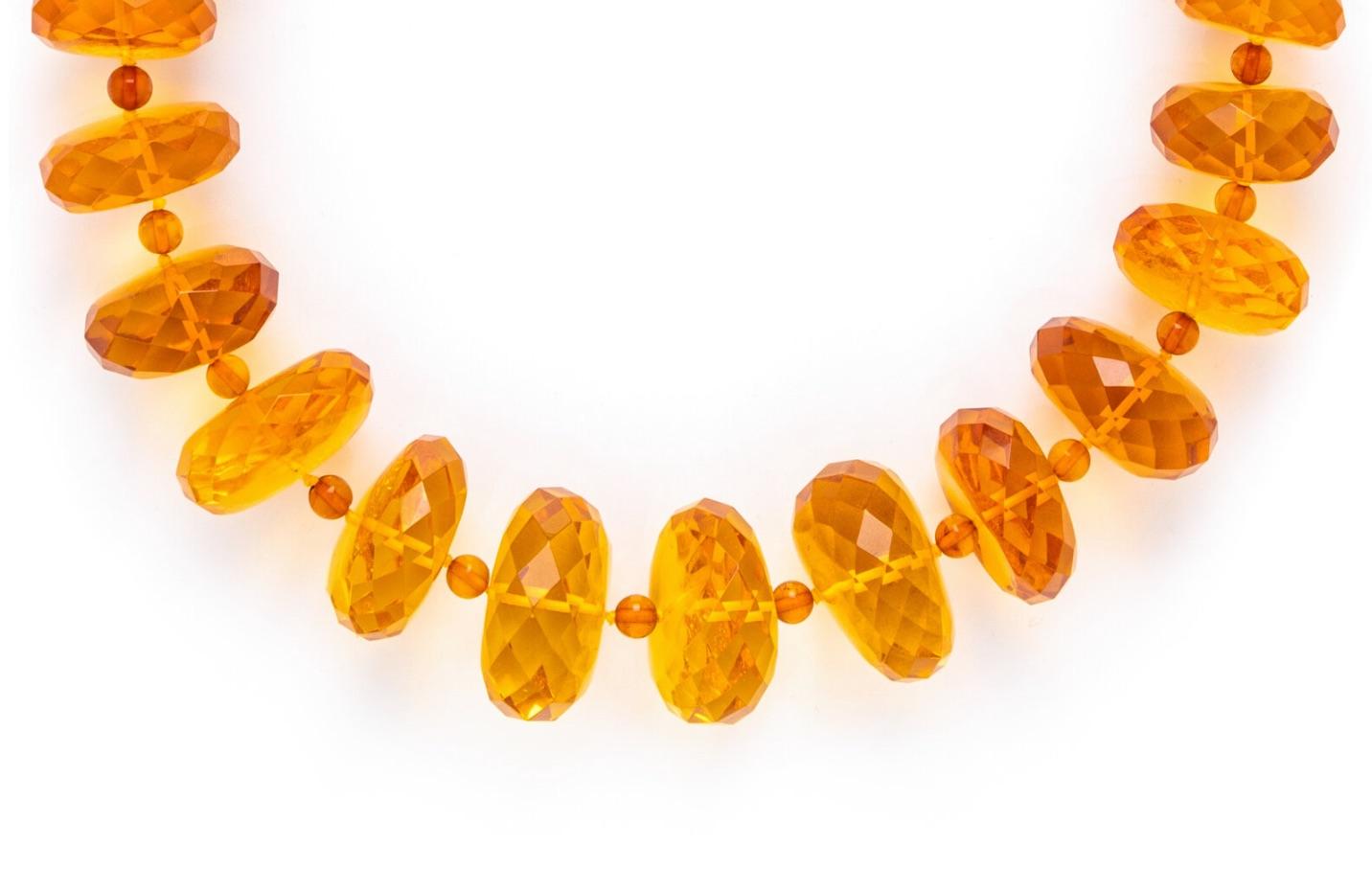 Tiffany & Co., Paloma Picasso, 18K Yellow Gold and Amber Bead Necklace In Excellent Condition For Sale In Chicago, IL