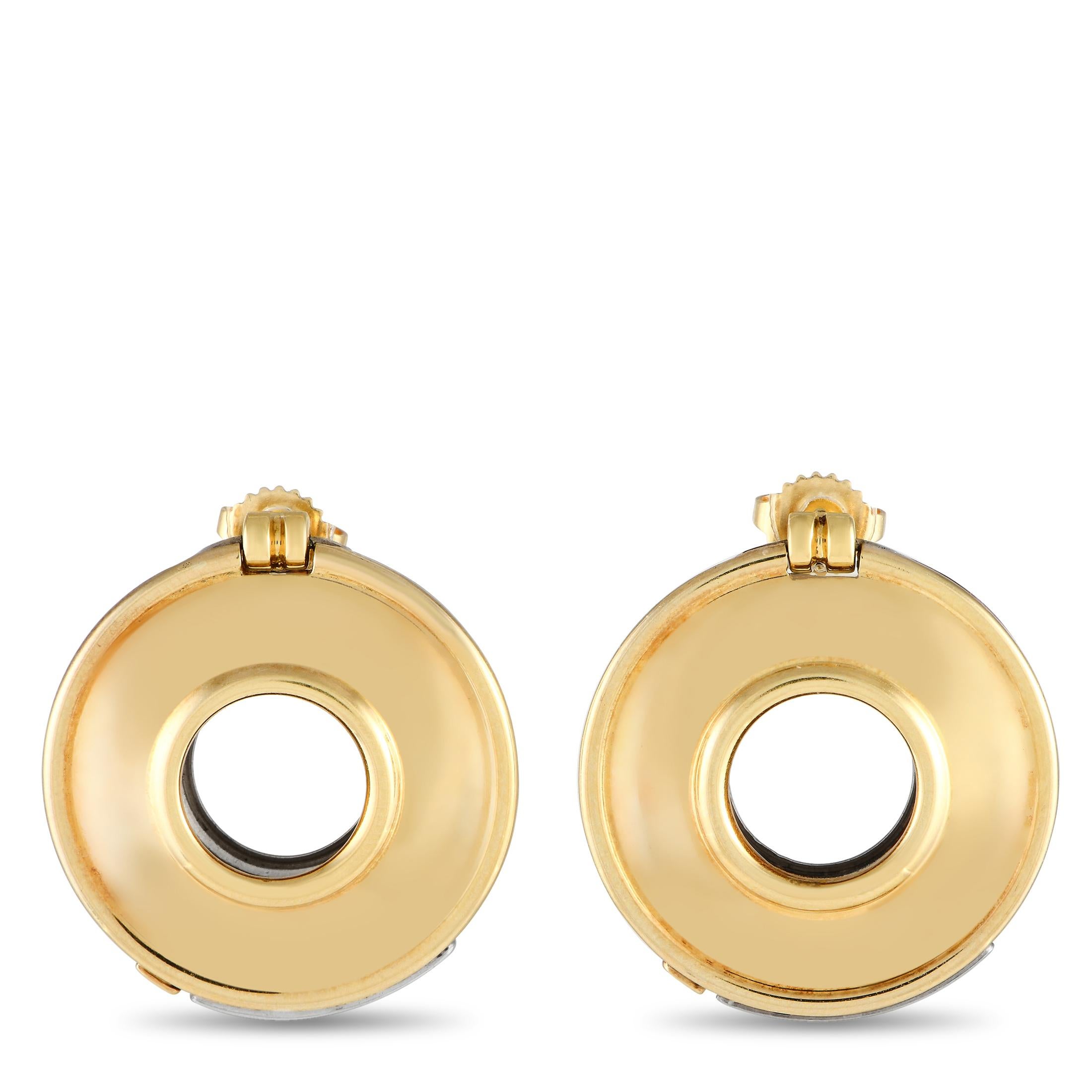 As their name suggests, these Tiffany & Co. Paloma Picasso Two-Sided earrings feature a hinged post allows them to be worn two different ways. One side of the decidedly minimalist design is covered in 18K Yellow Gold – the other is crafted from