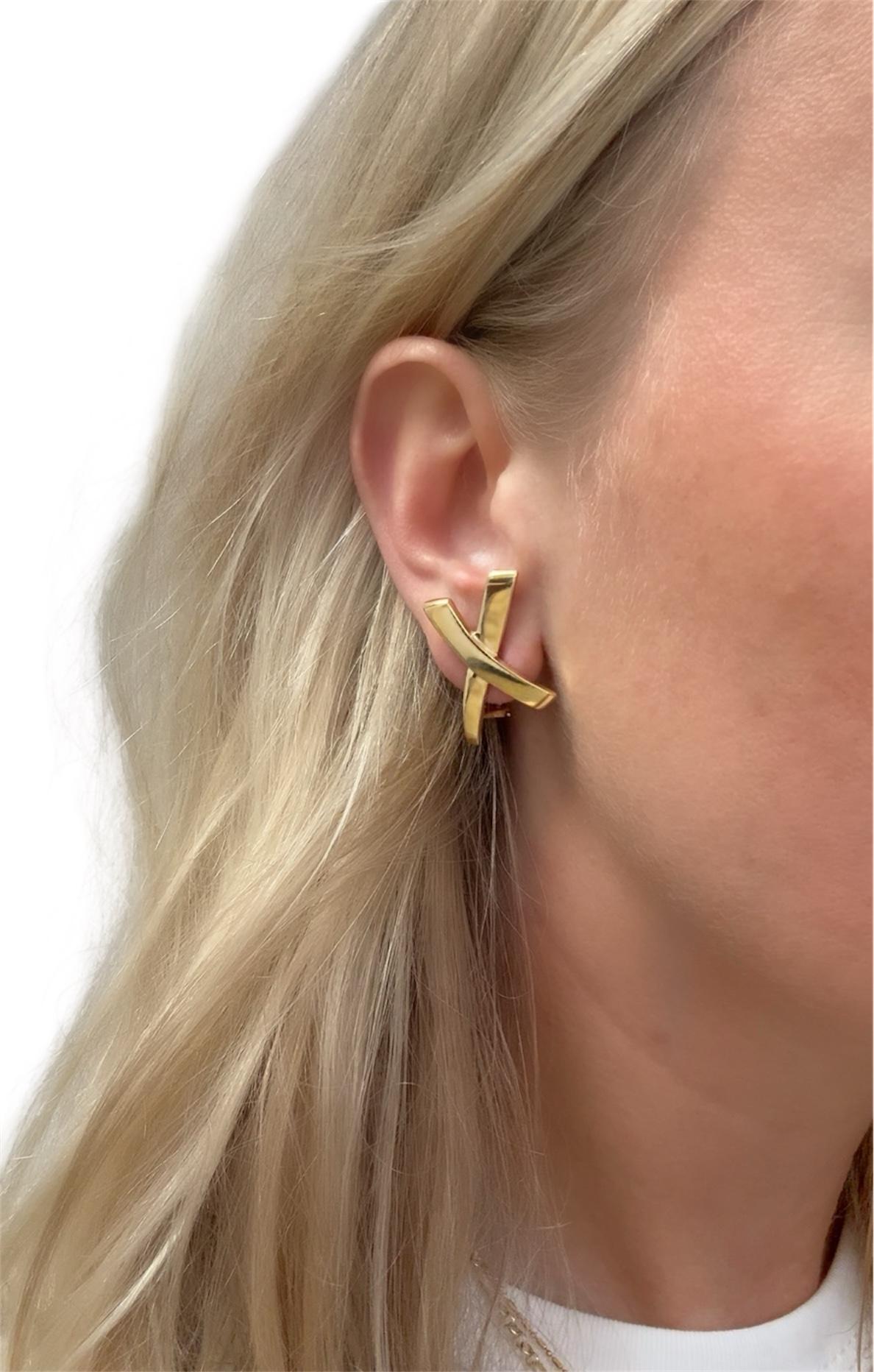 Contemporain Golding & Co, Paloma Picasso, boucles d'oreilles Graffiti X en or jaune 18 carats en vente