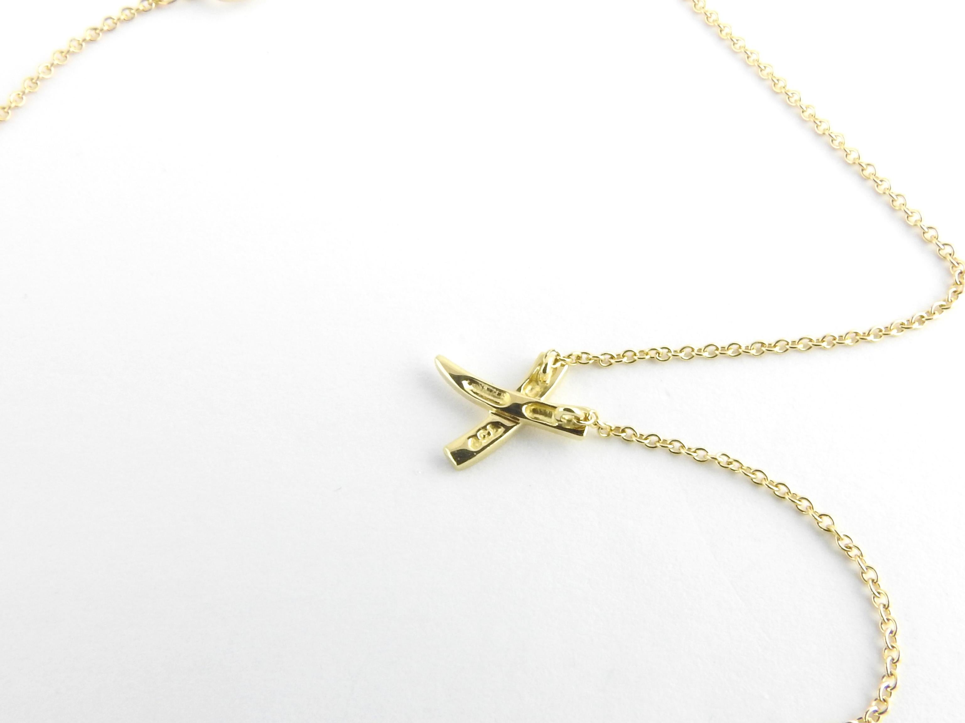 Tiffany & Co. Paloma Picasso 18 Karat Yellow Gold Mini X Kiss Necklace In Good Condition In Washington Depot, CT