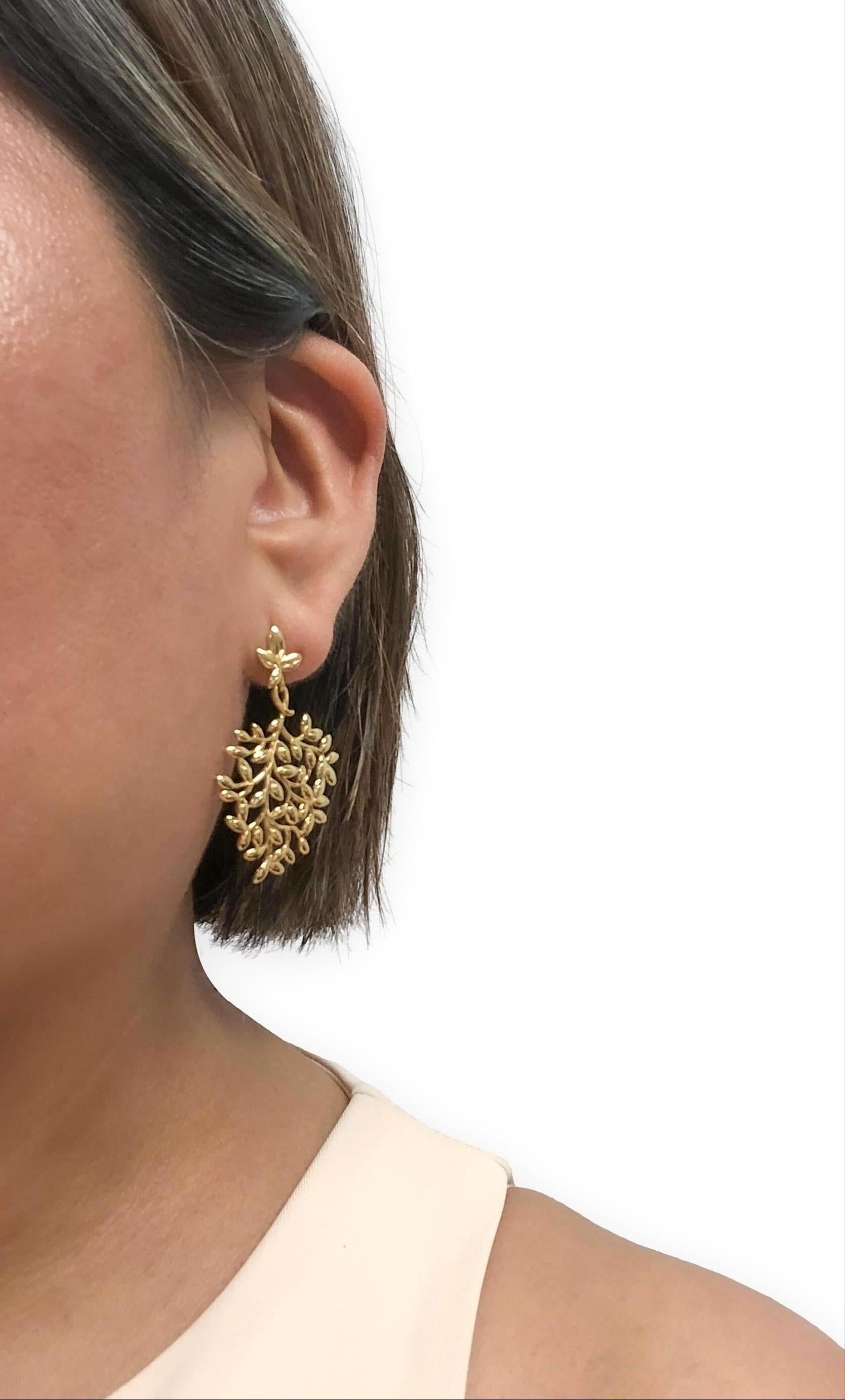 Tiffany & Co. Boucles d'oreilles grandes feuilles d'olivier en or jaune 18K de Paloma Picasso en vente 3