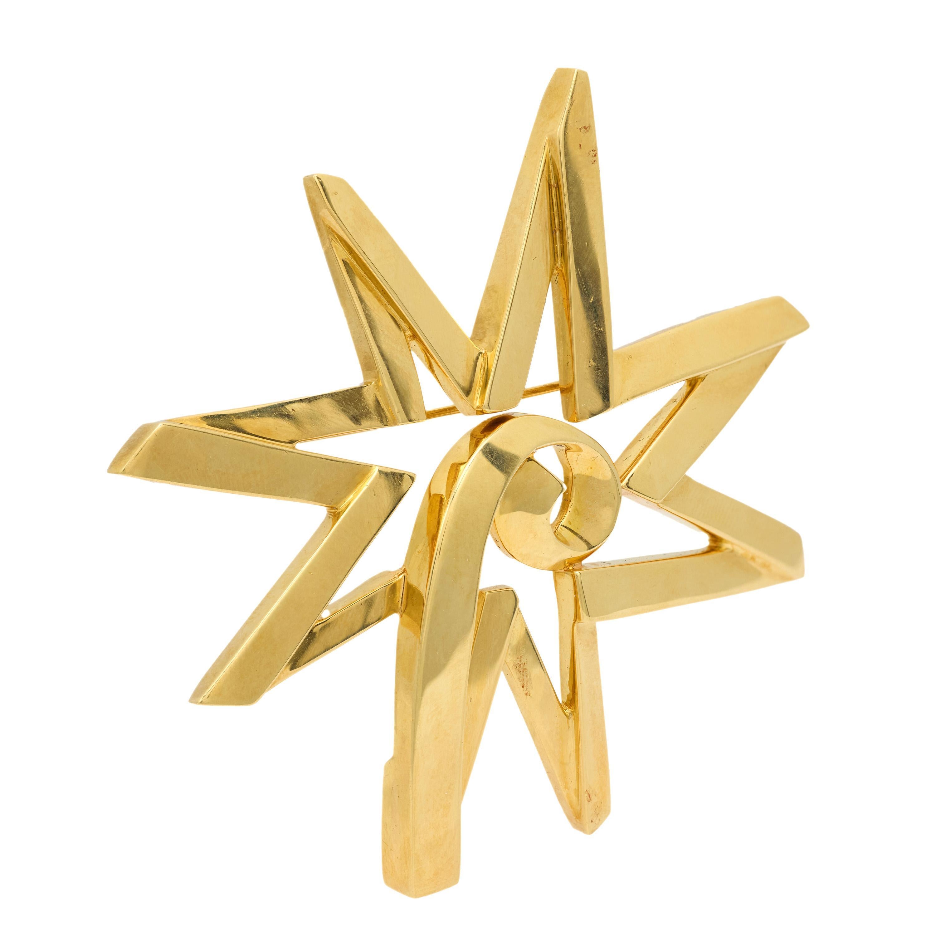 Modern Tiffany & Co. Paloma Picasso 18k yellow gold star brooch For Sale