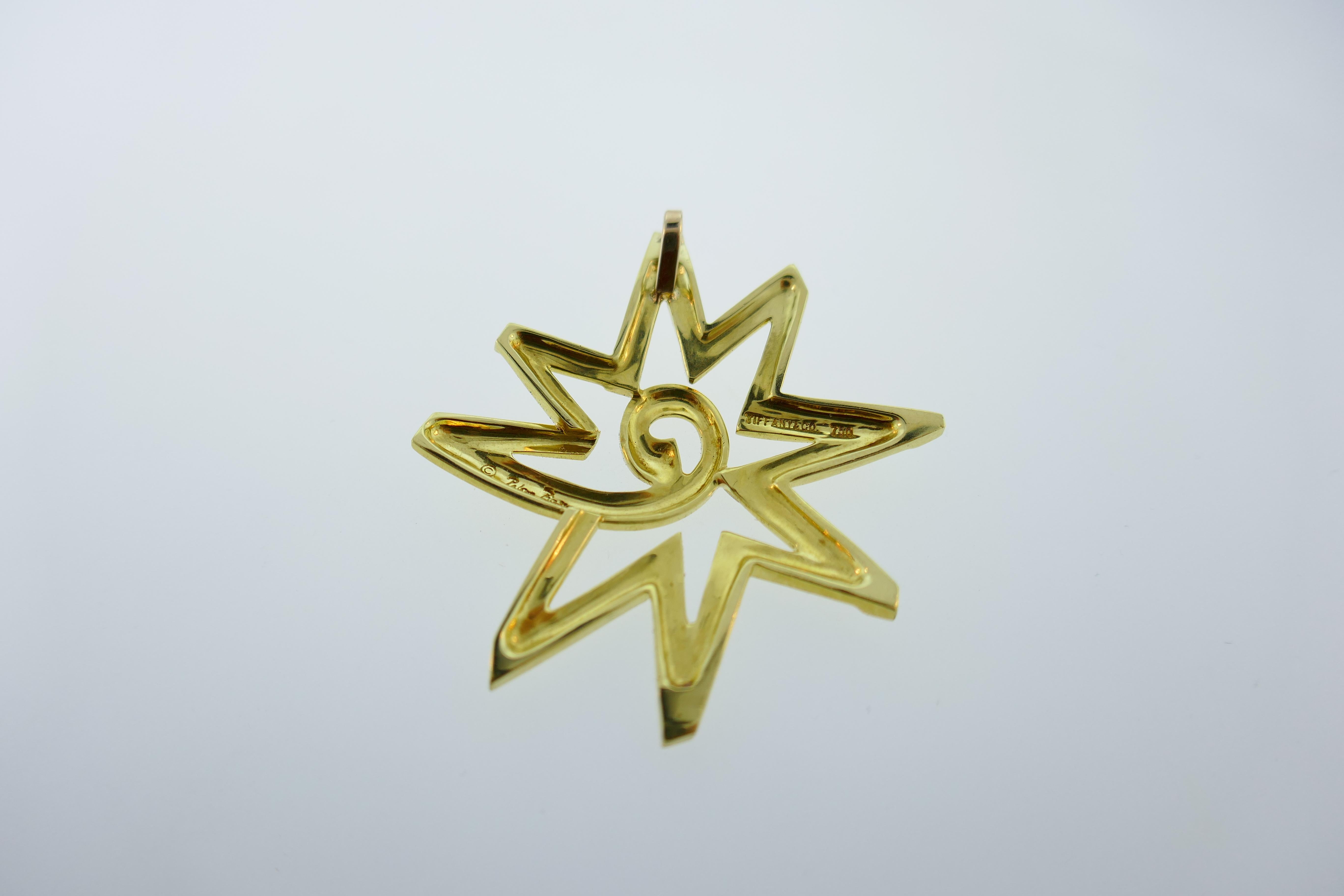Tiffany & Co. Paloma Picasso 18 Karat Yellow Gold Star Pendant Vintage In Excellent Condition In Beverly Hills, CA