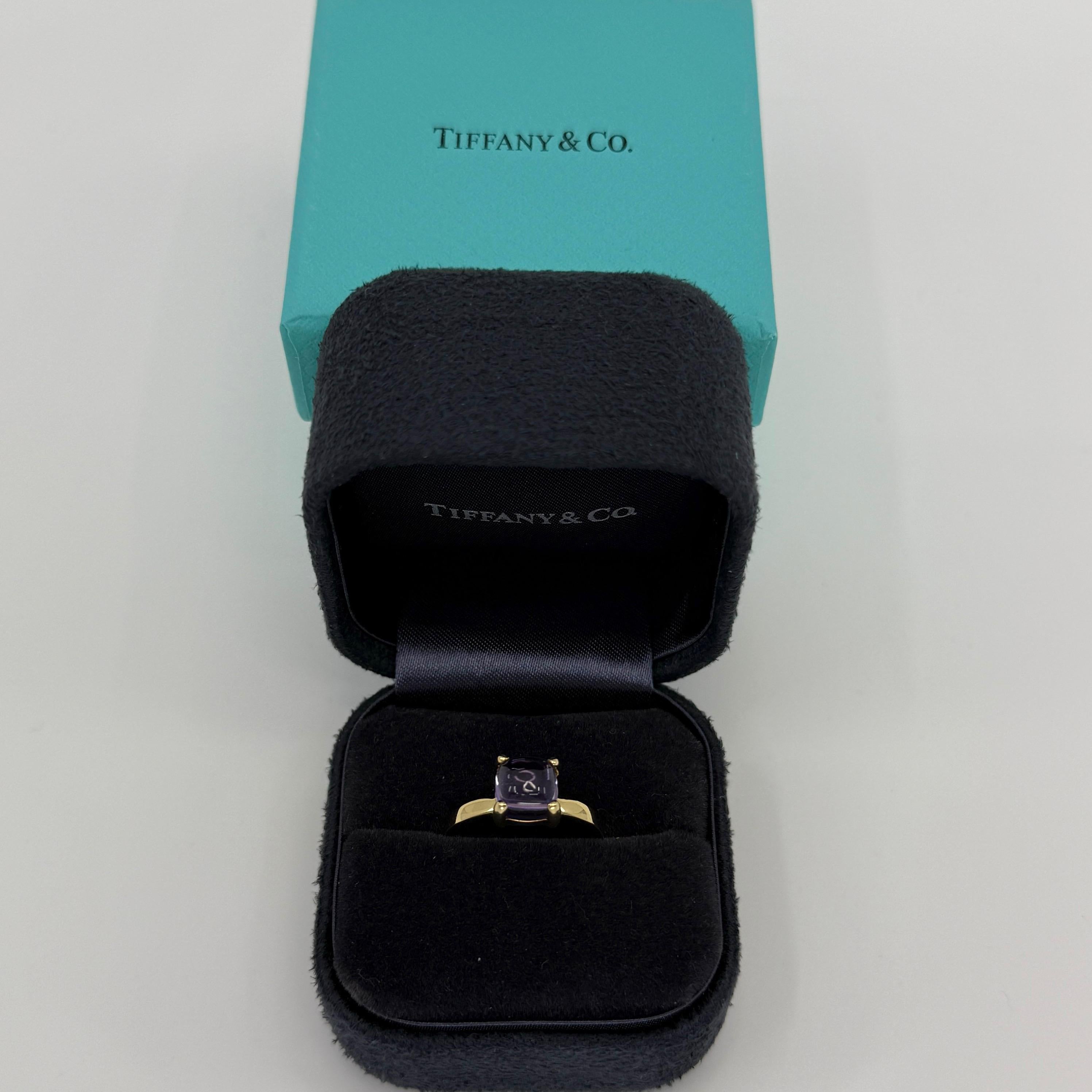 Tiffany & Co. d'epoca. Paloma Picasso Anello in oro giallo 18 carati con ametista viola chiaro.

Un bellissimo e raro anello di ametista viola a forma di pan di zenzero della collezione Paloma Picasso for Tiffany & Co.

Le case di alta gioielleria