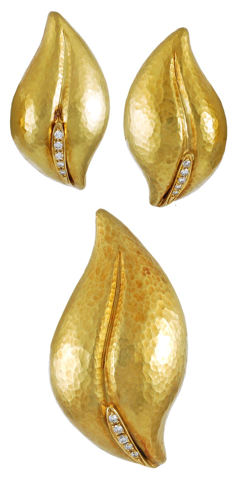 Tiffany & Co. Paloma Picasso Diamond Leaf Earrings and Brooch In Good Condition In New York, NY