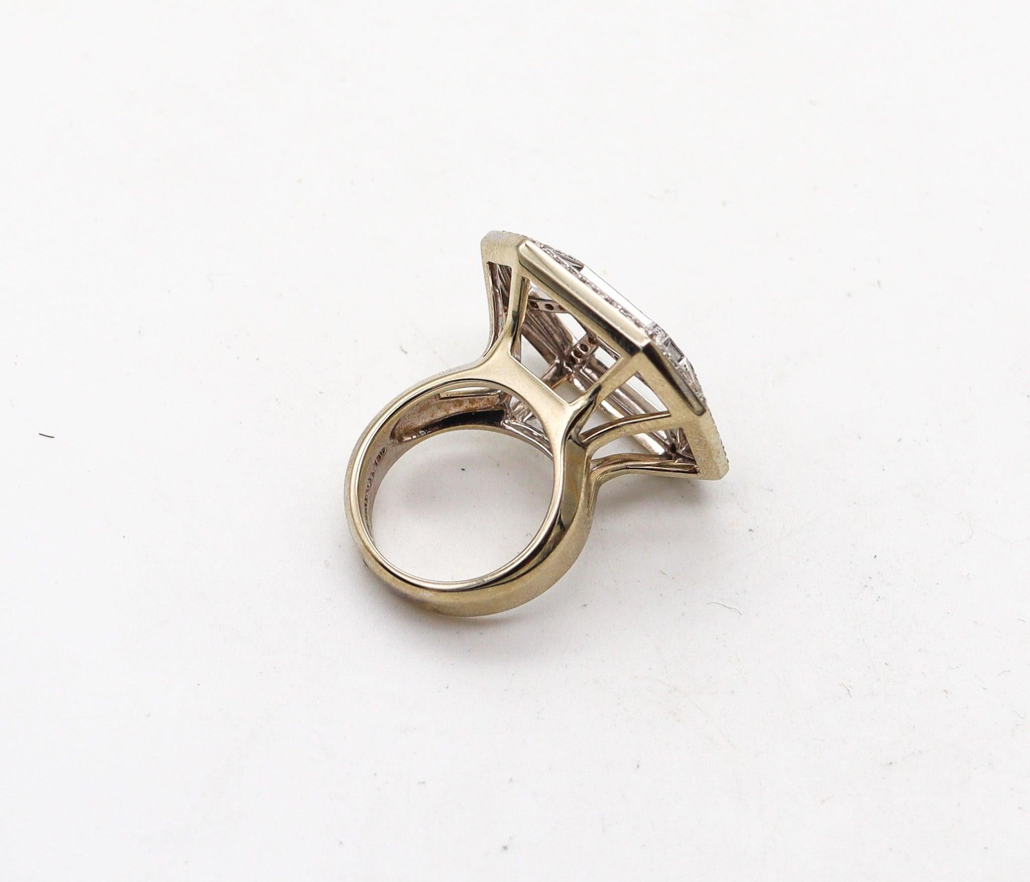 TIFFANY & CO Paloma Picasso Geometric Ring In 18Kt Gold With 1.35 Ctw Diamonds In Excellent Condition In Miami, FL