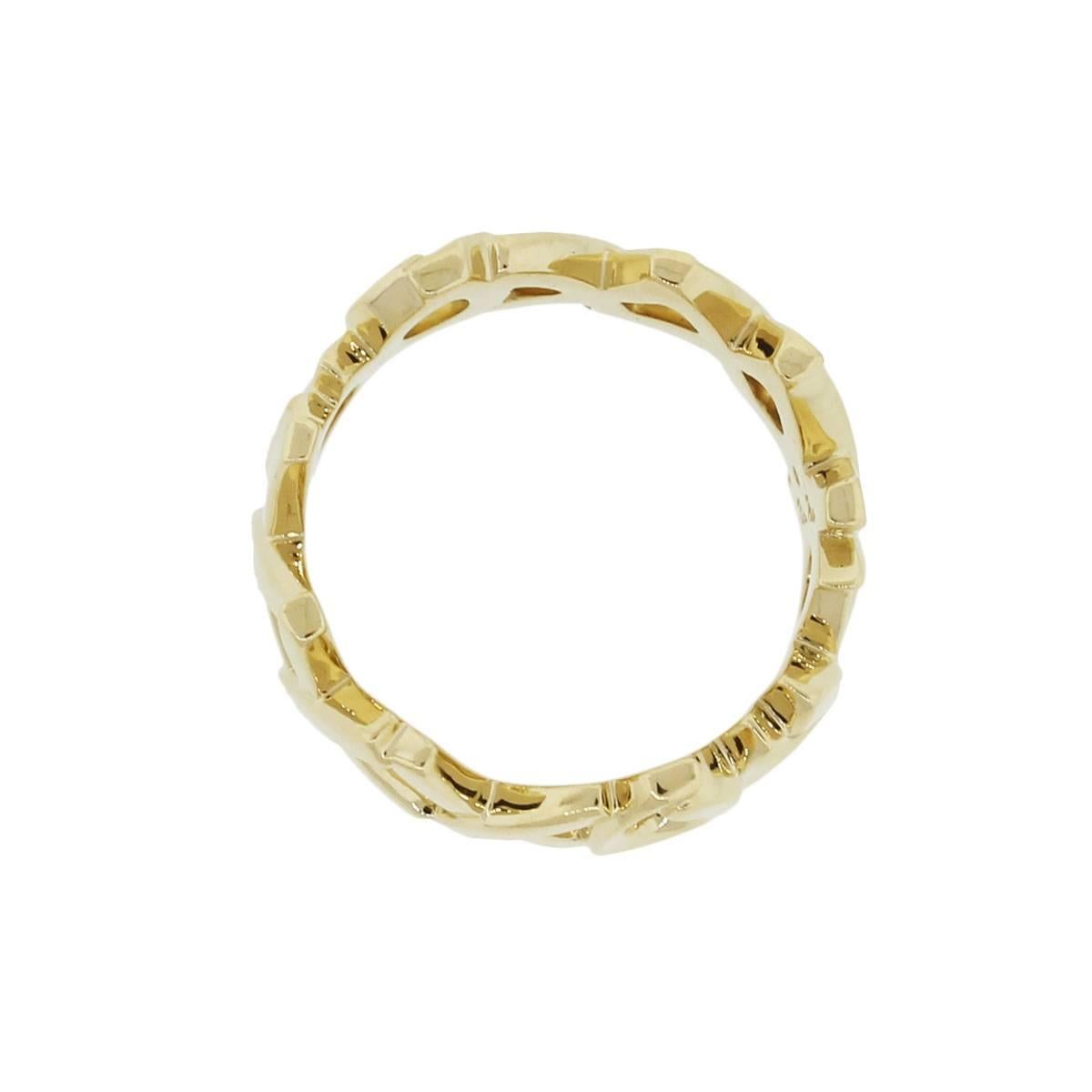 Designer: Tiffany & Co.
Material: 18k yellow gold
Size: 9.25
Total Weight: 10.8g (6.9dwt)
Measurements: 0.91″ x 0.36″ x 0.91″
Additional Details: This item comes with a presentation box!
SKU: R4547
