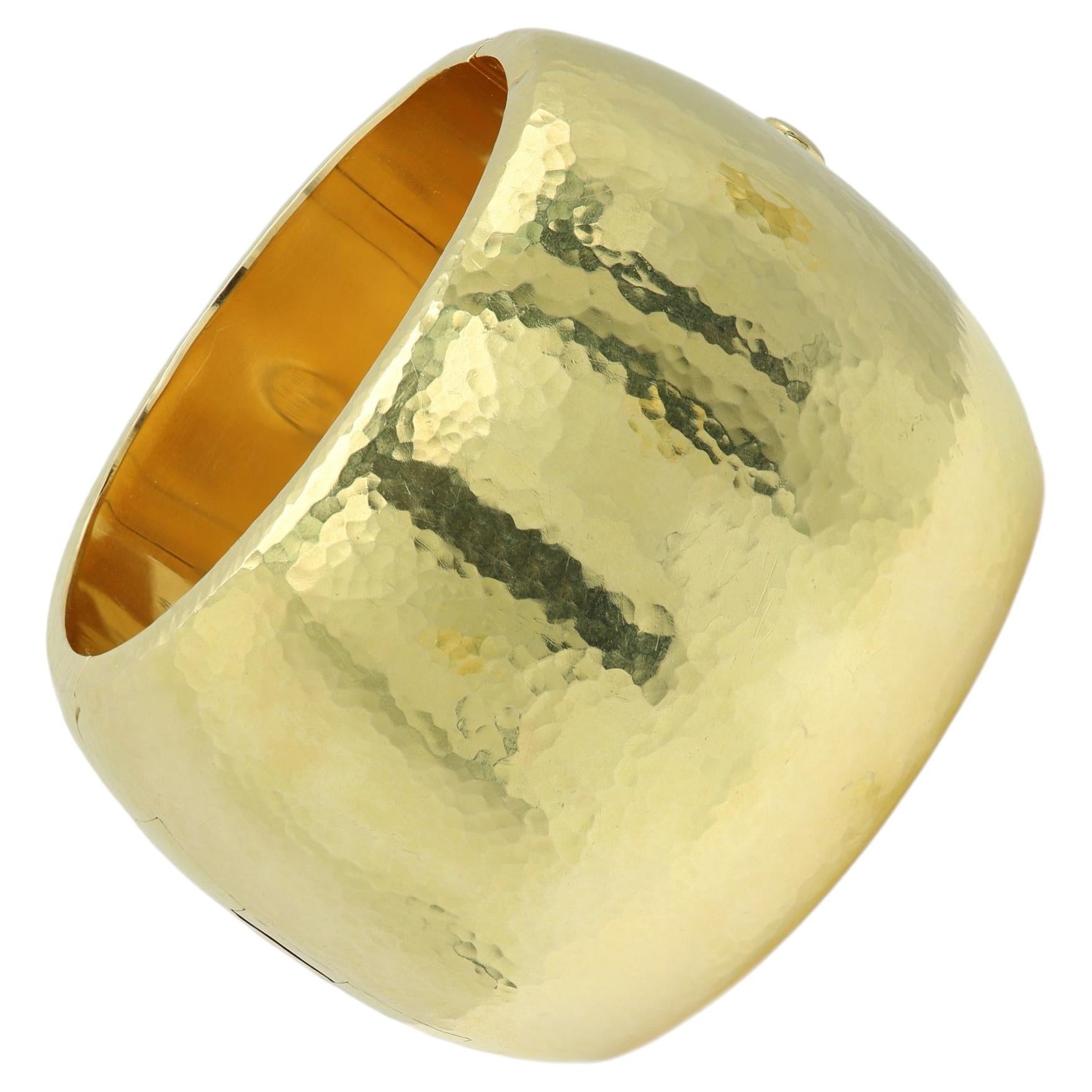 Tiffany & Co Paloma Picasso Hammered Bangle Cuff Bracelet 18k Gold