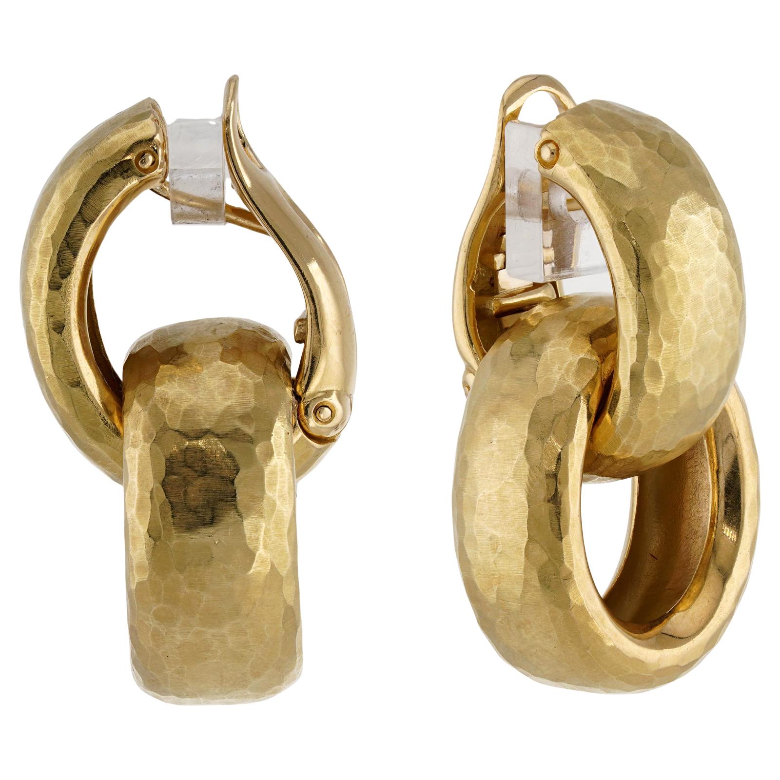 TIFFANY & CO Paloma Picasso Hammered Yellow Gold Necklace & Earrings Set For Sale 1