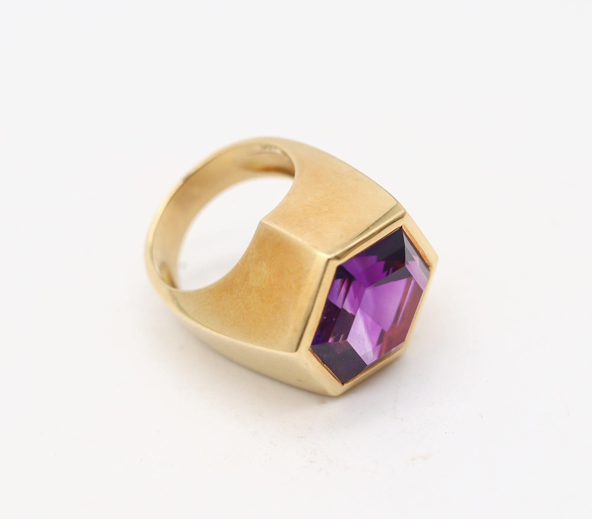 TIFFANY & CO. Paloma Picasso Anello Cocktail Esagonale in oro 18Kt 12,37 carati di ametista In condizioni ottime in vendita a Miami, FL