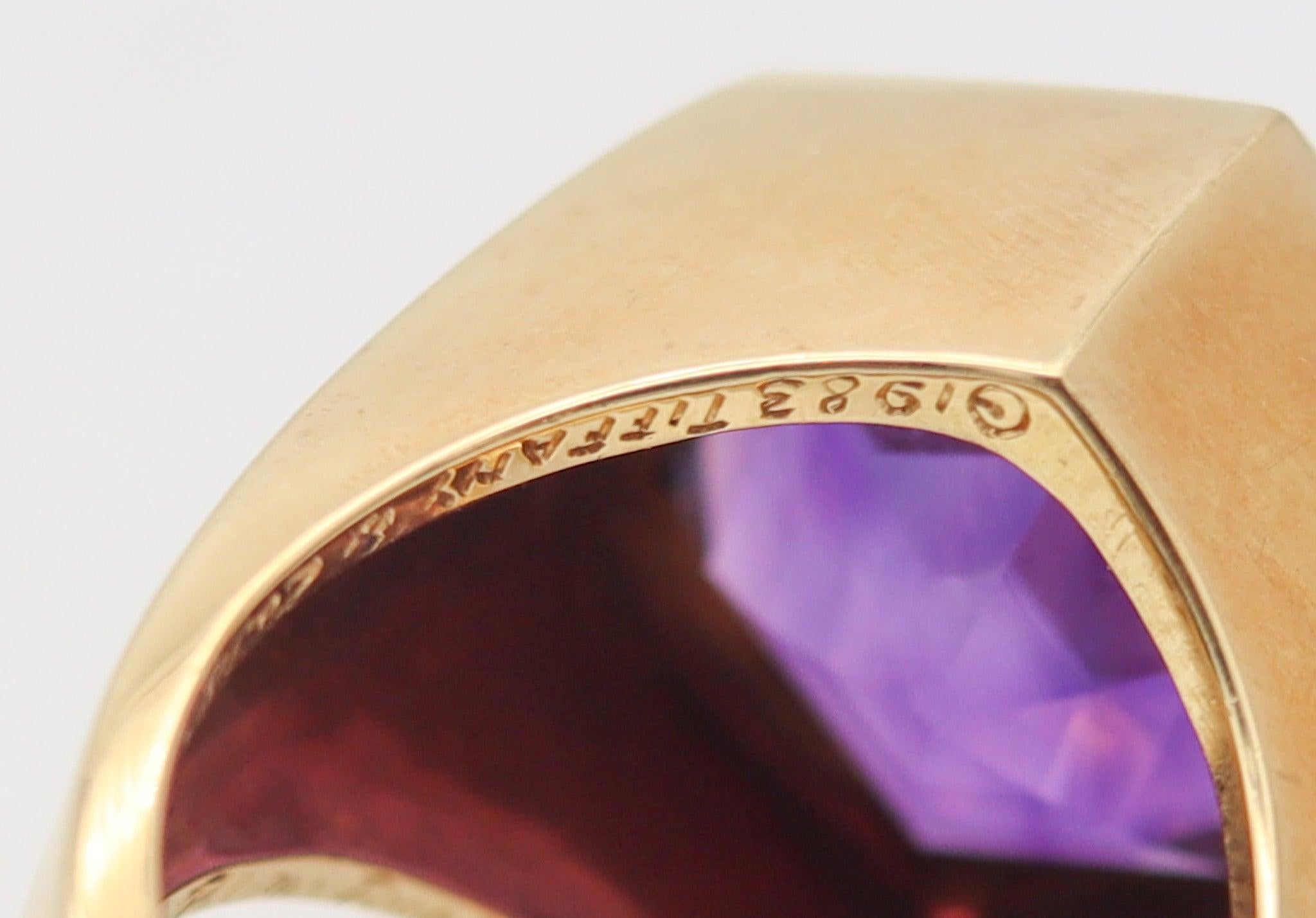 TIFFANY & CO. Paloma Picasso Anello Cocktail Esagonale in oro 18Kt 12,37 carati di ametista in vendita 1