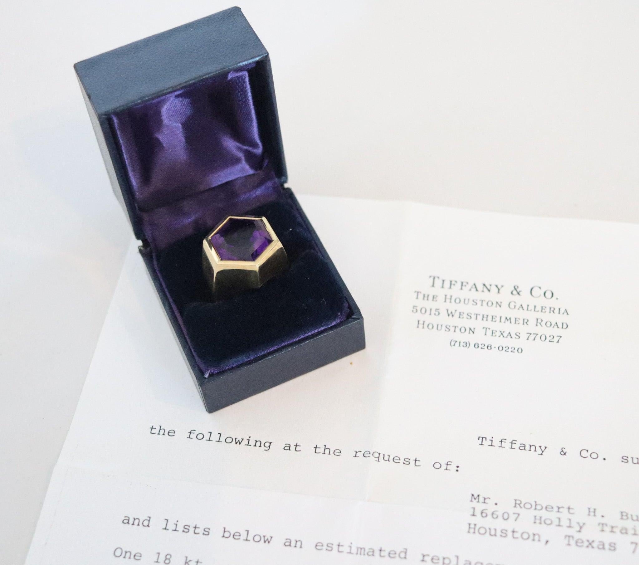 TIFFANY & CO. Paloma Picasso Anello Cocktail Esagonale in oro 18Kt 12,37 carati di ametista in vendita 2