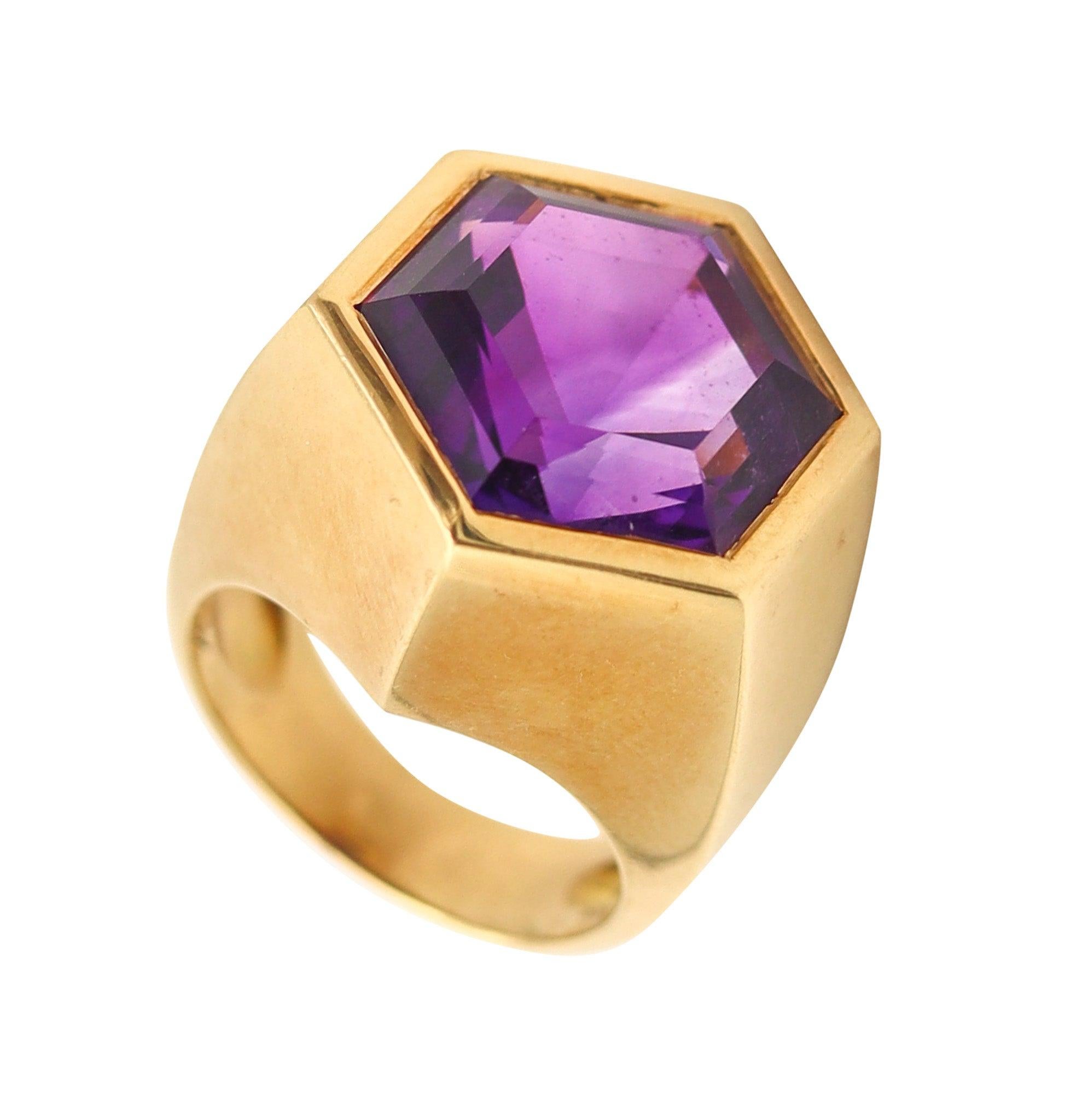 TIFFANY & CO. Paloma Picasso Anello Cocktail Esagonale in oro 18Kt 12,37 carati di ametista in vendita