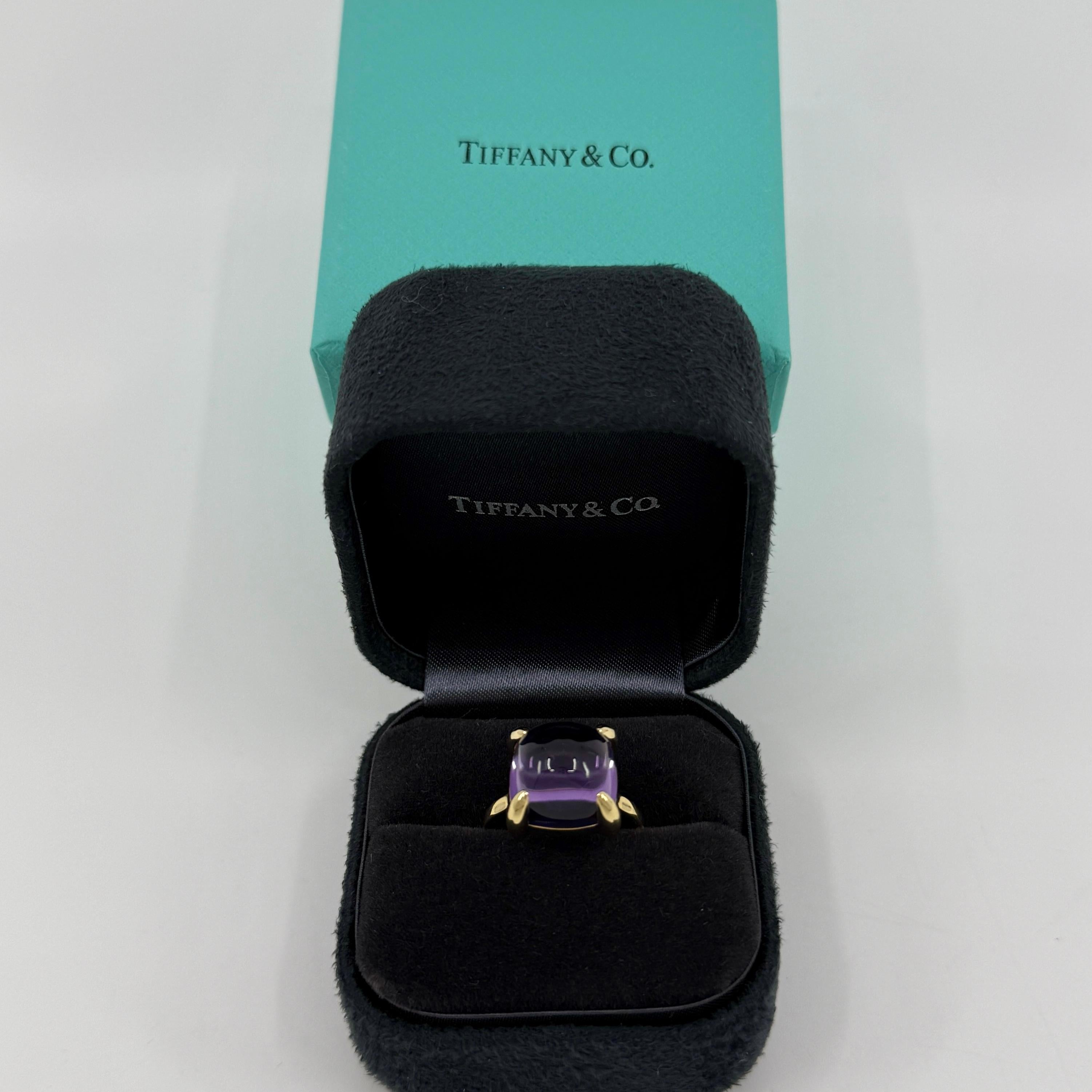 Vintage Tiffany & Co. Anillo Paloma Picasso de oro amarillo de 18 quilates con amatista púrpura.
Piedra de gran tamaño, pieza rara.

Un precioso anillo de amatista púrpura en forma de pan de azúcar de la colección Tiffany & Co. Colección Paloma