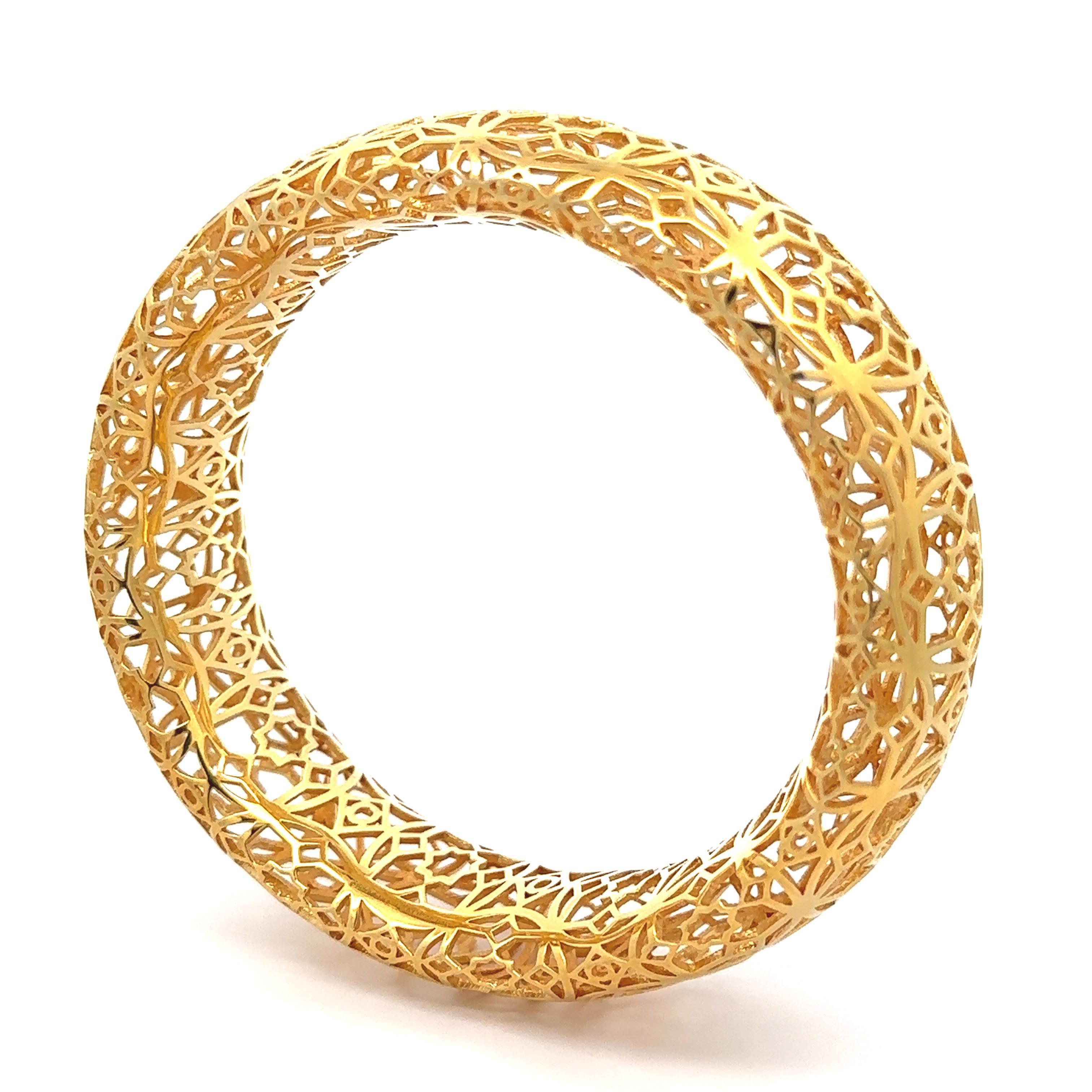 Tiffany & Co. Paloma Picasso Marrakesh 18k Gold Open Work Bangle Bracelet In Excellent Condition In Montclair, NJ