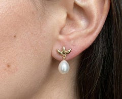 Tiffany & Co Paloma Picasso Olive Leaf 18K Gold Freshwater Pearl Earrings 7mm