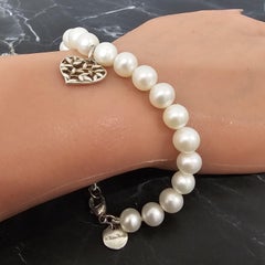 Tiffany & Co. Paloma Picasso Olive Leaf Heart Charm 8mm Pearl Bracelet 7.75"