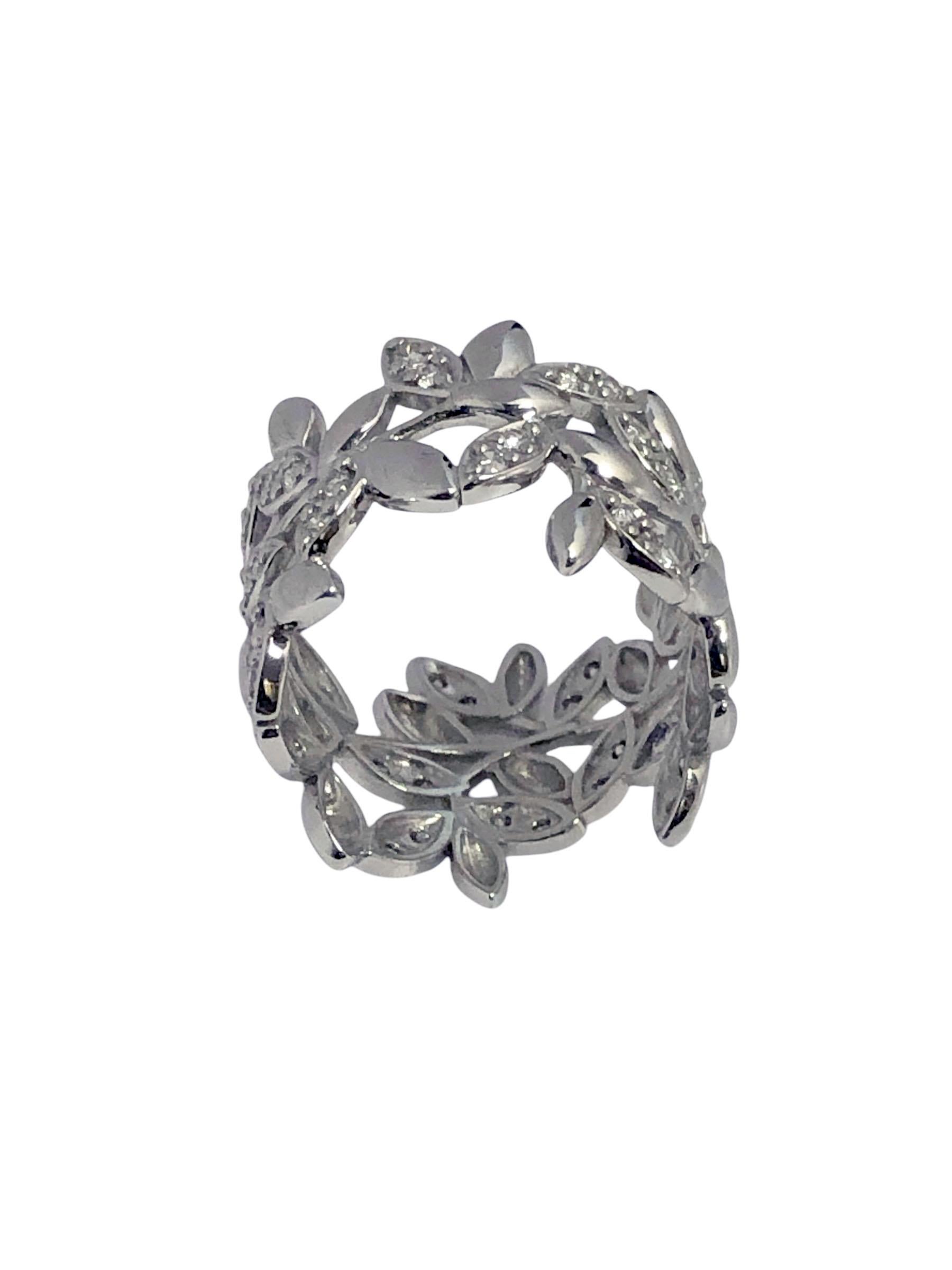 Tiffany & Co Paloma Picasso Olive Leaf White Gold and Diamond Band Ring In Excellent Condition For Sale In Chicago, IL