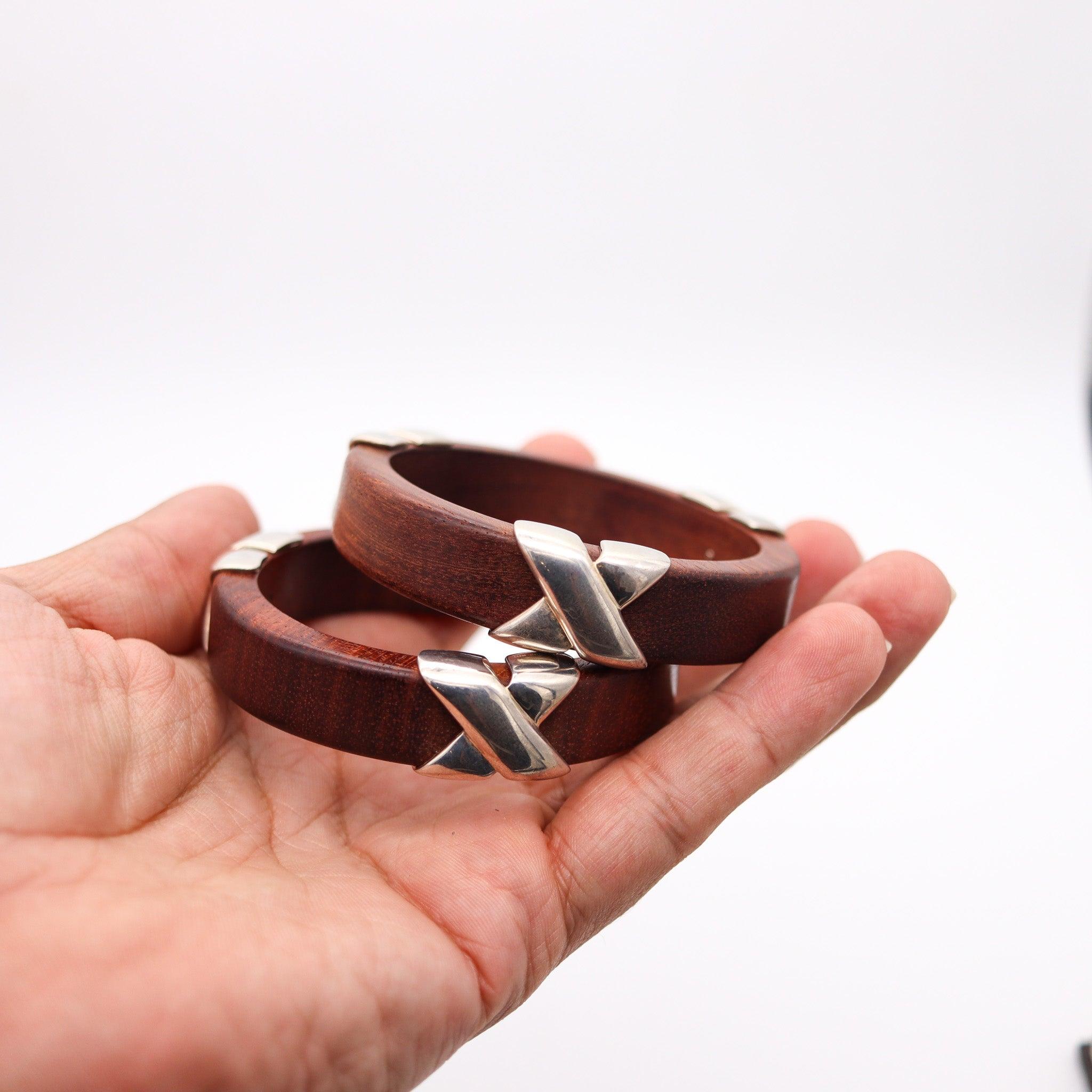 TIFFANY & CO. Paloma Picasso Paar Armreif Armbänder in Holz und .925 Sterling (Modernistisch) im Angebot