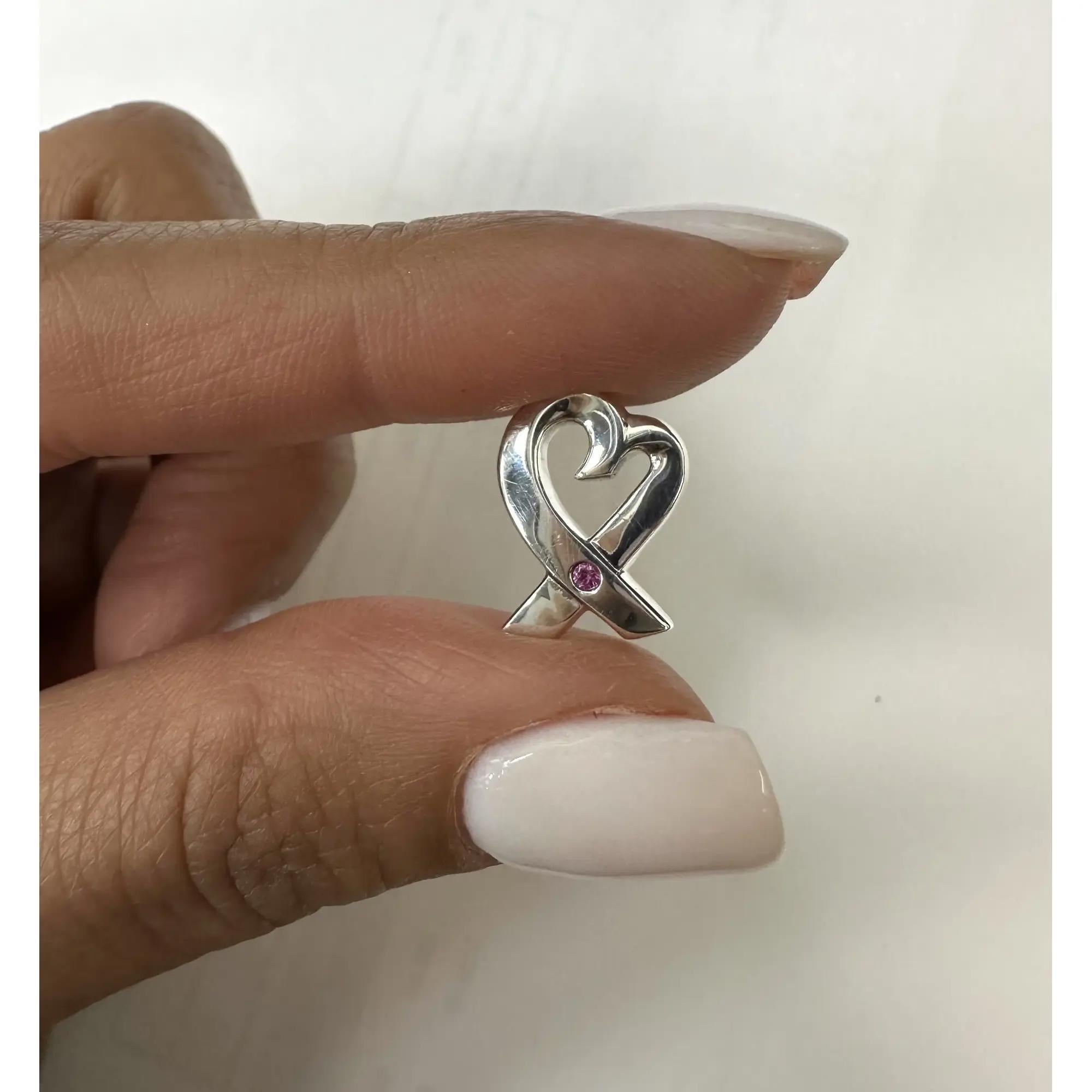 Taglio rotondo Tiffany & Co. Paloma Picasso Ciondolo a forma di cuore con zaffiro rosa A. Silver in vendita