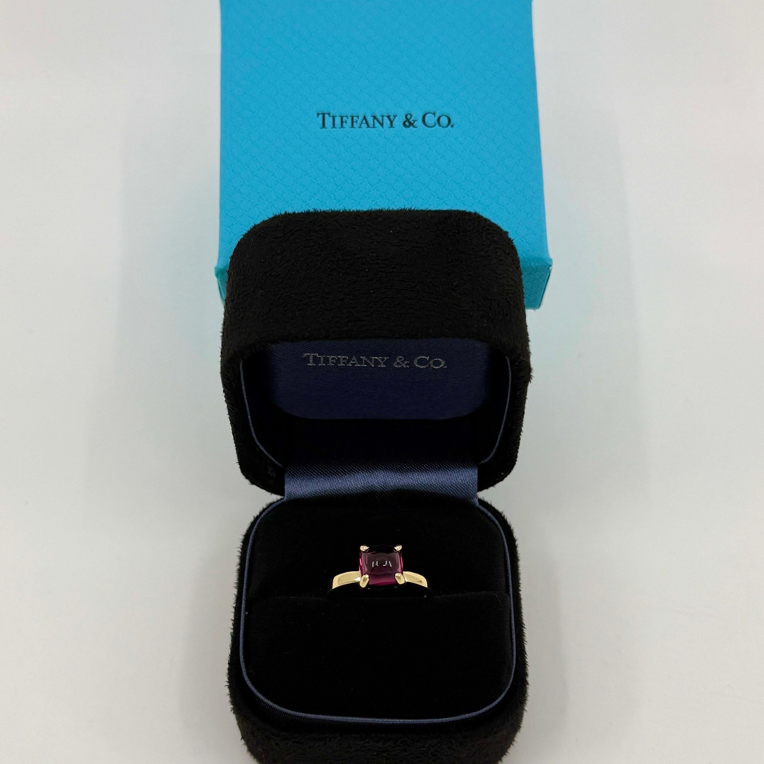 Tiffany & Co. d'epoca. Anello Paloma Picasso con tormalina rubellite in oro giallo 18 carati.

Un bellissimo e raro anello con tormalina rubellite rosa porpora della collezione Paloma Picasso for Tiffany & Co.

Le case di alta gioielleria come