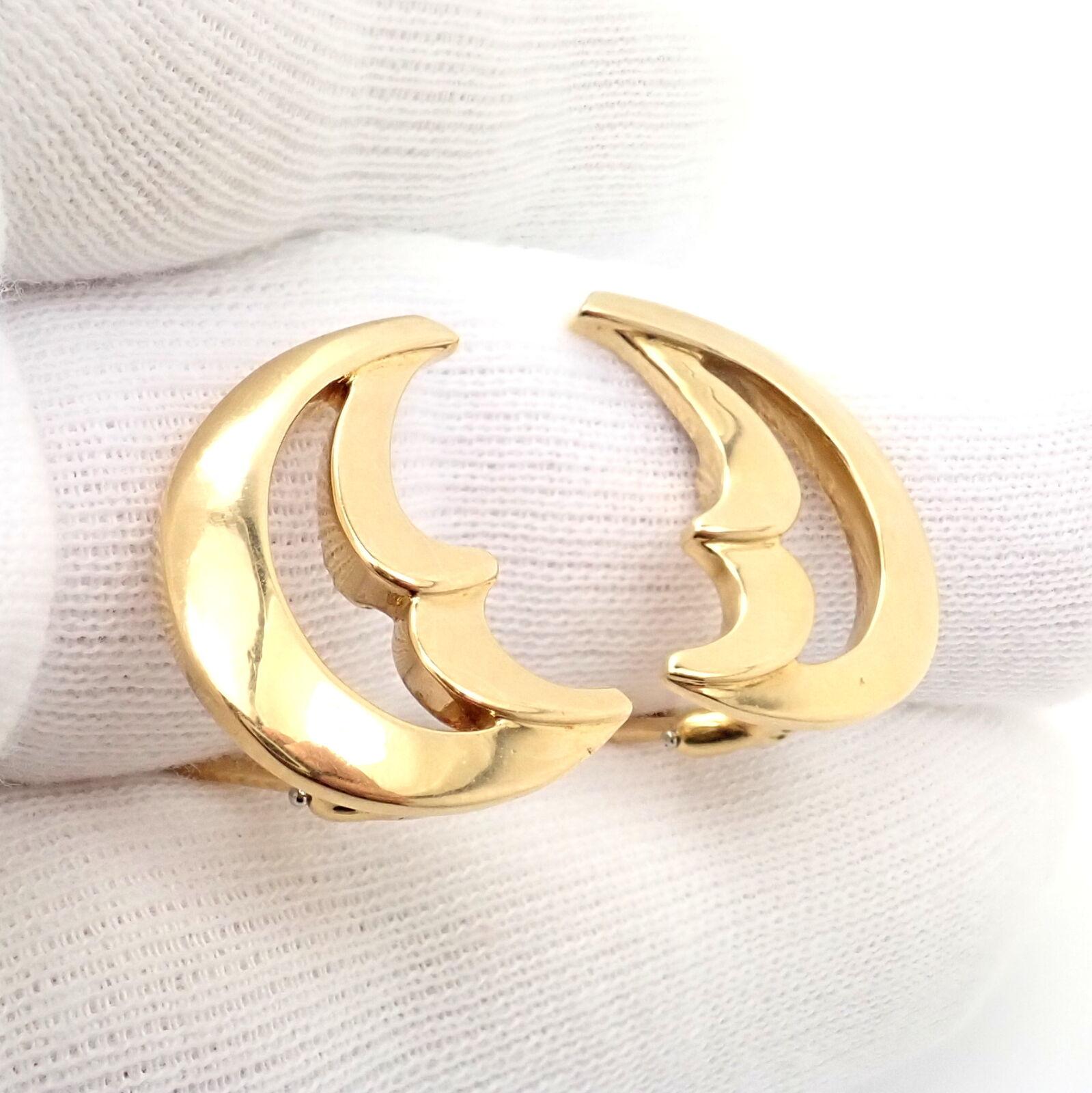 Tiffany & Co. Paloma Picasso Vintage Crescent Moon Large Yellow Gold Earrings In Excellent Condition For Sale In Holland, PA