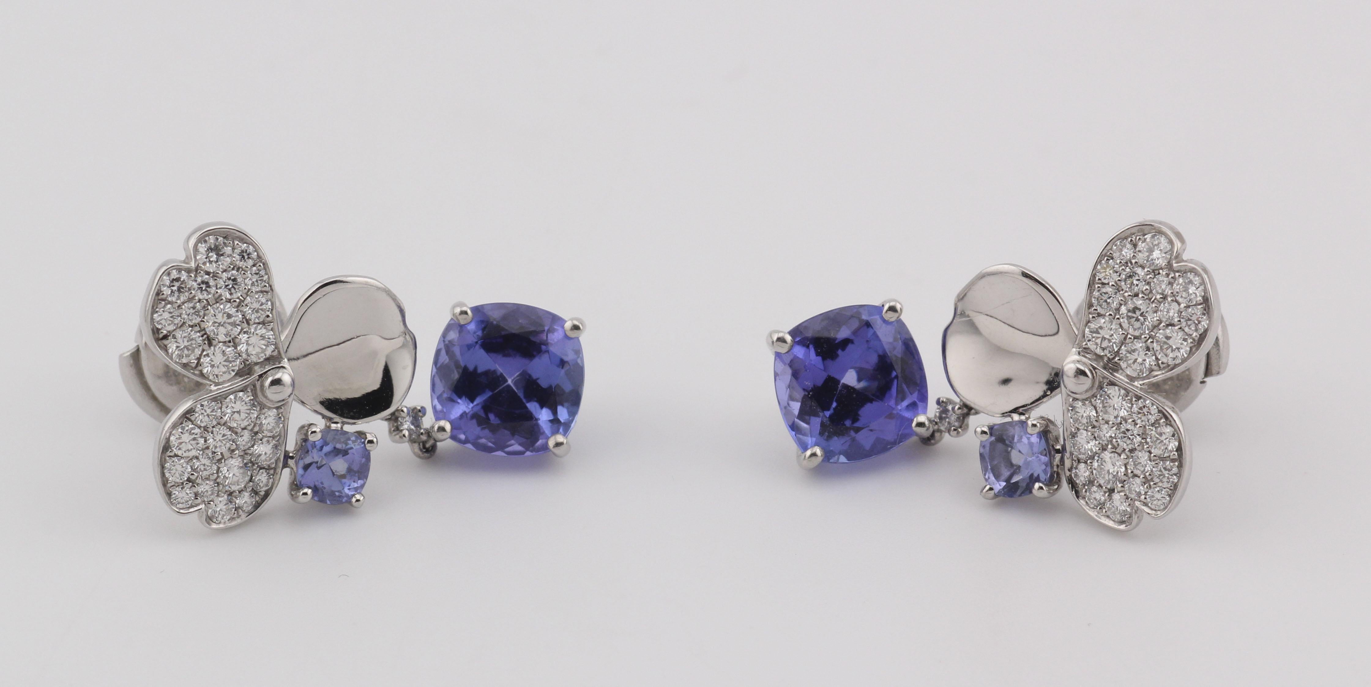 Taglio rotondo Tiffany & Co. Orecchini a goccia in platino con diamante e tanzanite Paper Flower in vendita