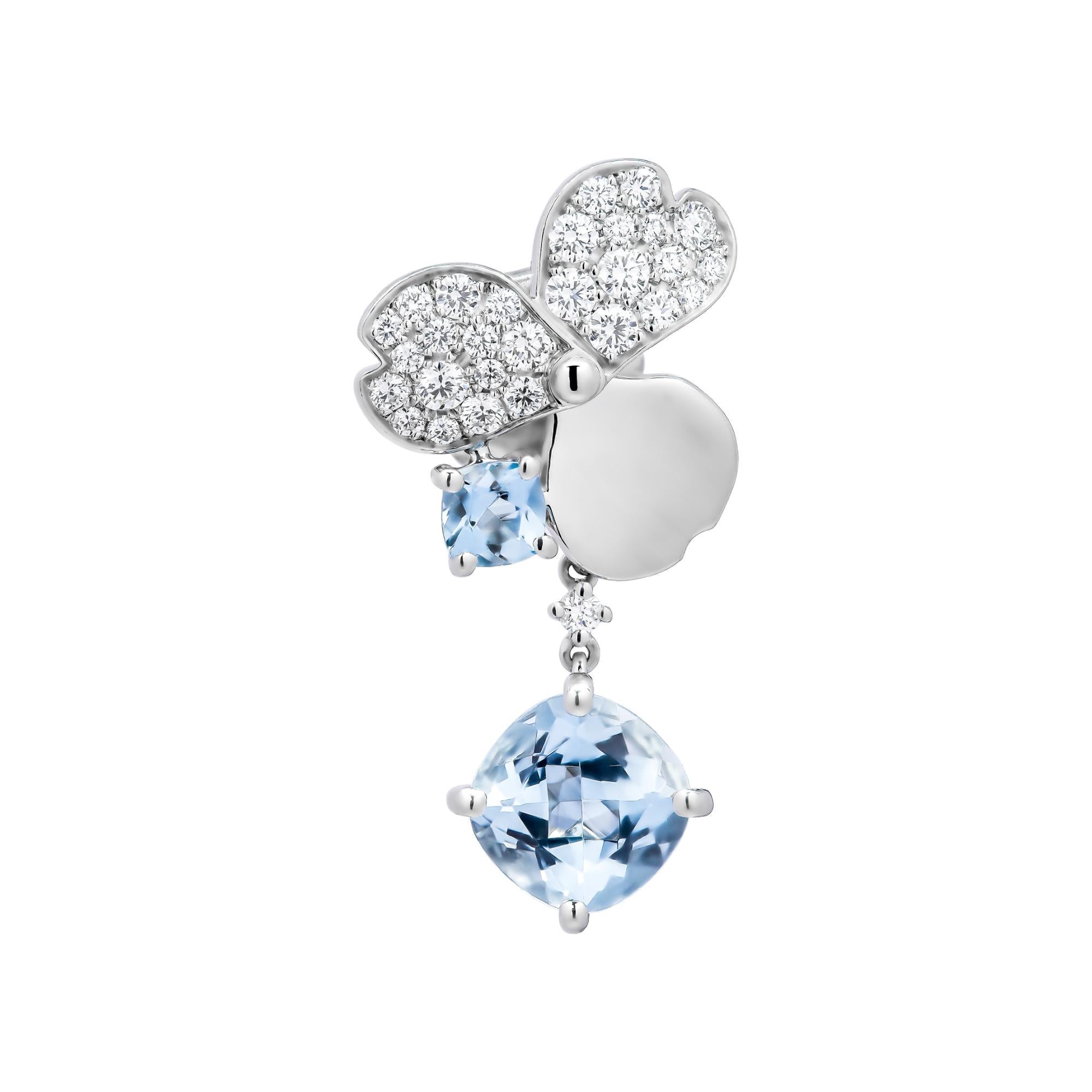 Tiffany Paper Flowers Aquamarine Single Drop Earring in Platinum with Diamonds
Platinum encrusted with round brilliant diamonds and cushion-cut aquamarines
Flowers, 14.5 x 14 mm each
Round brilliant diamonds, carat total weight .50
Total length:
