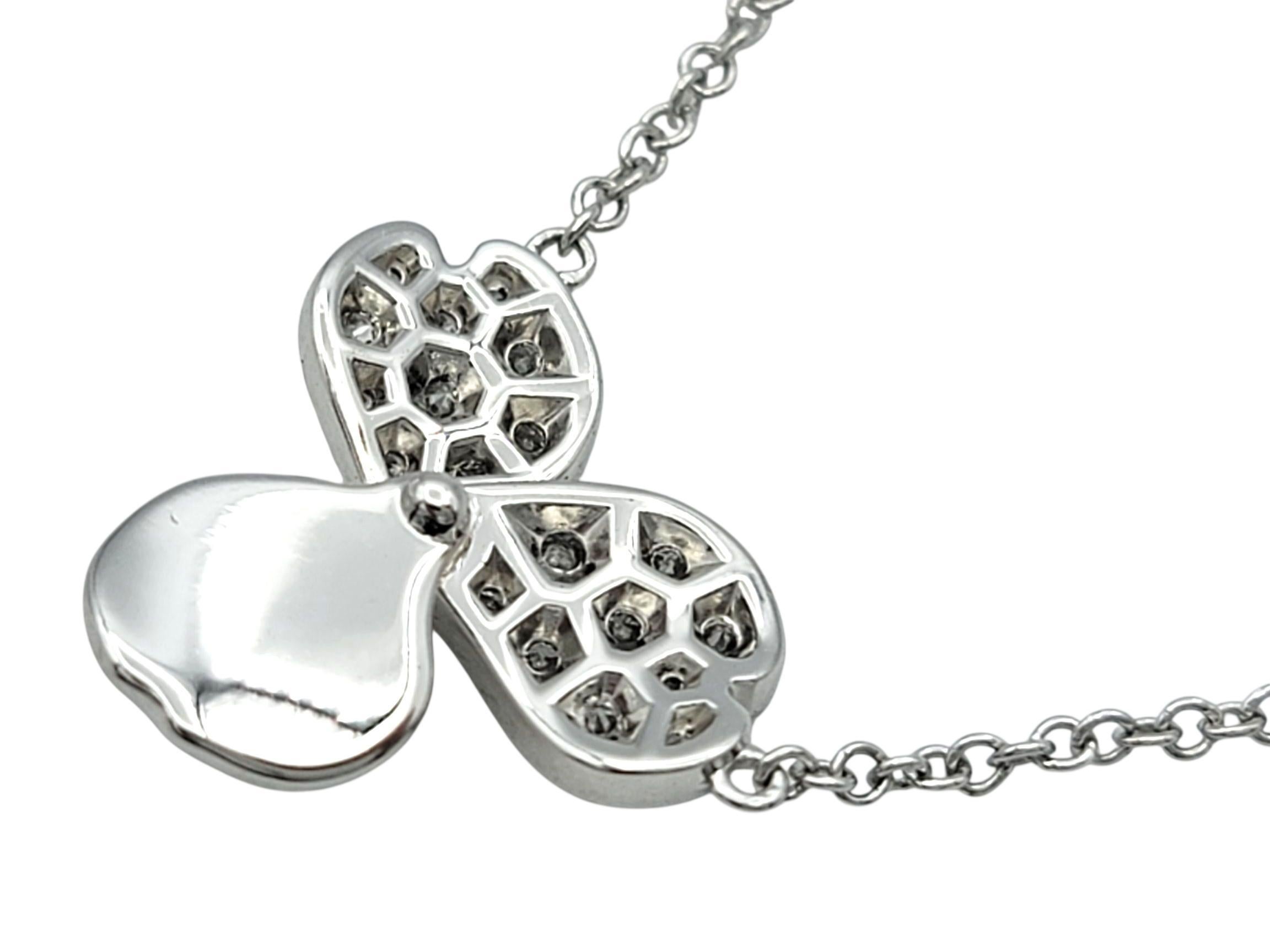 Tiffany & Co. Collana con ciondolo in platino con fiori di carta e diamanti In condizioni ottime in vendita a Scottsdale, AZ