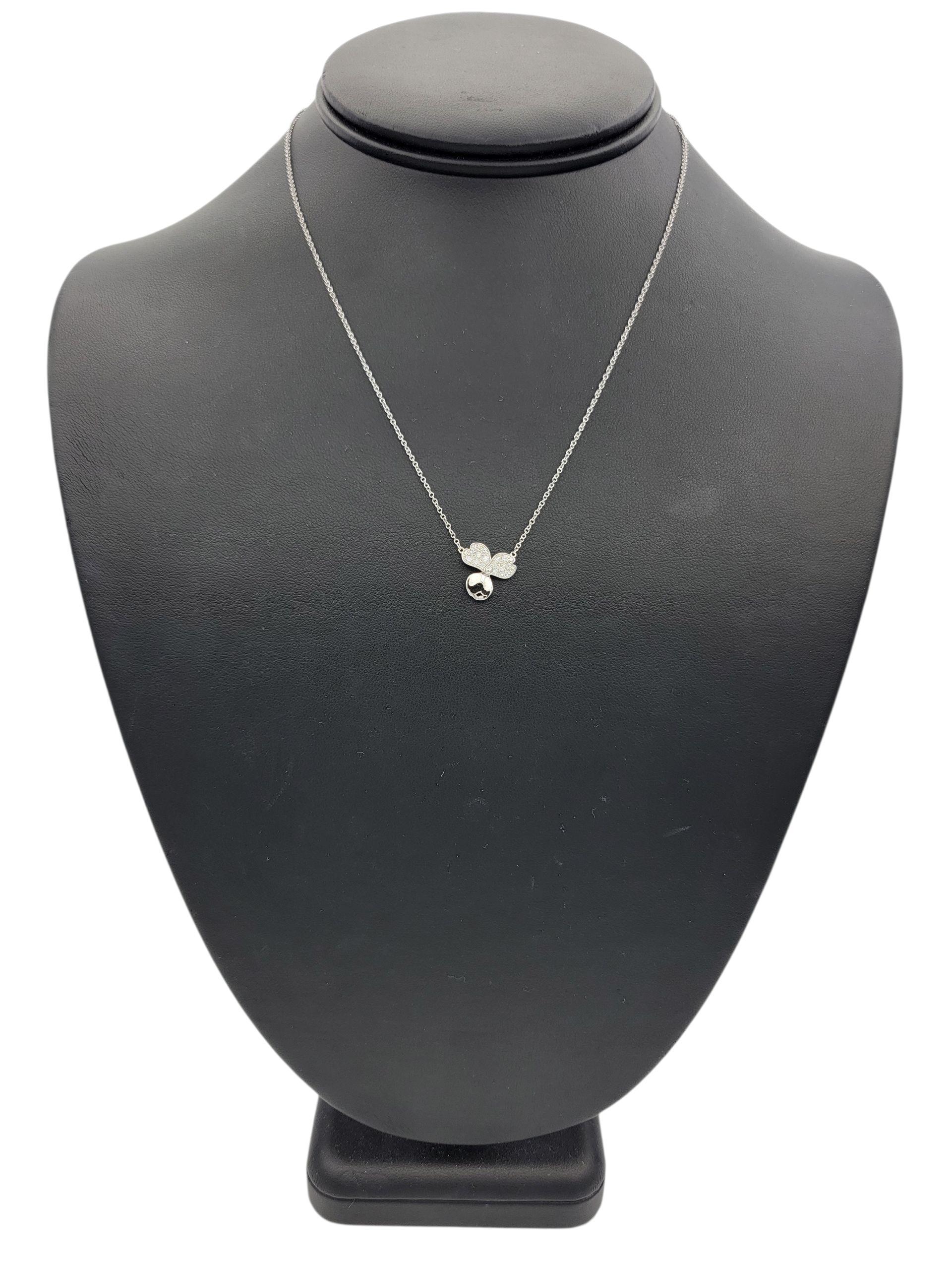 Tiffany & Co. Collana con ciondolo in platino con fiori di carta e diamanti in vendita 3