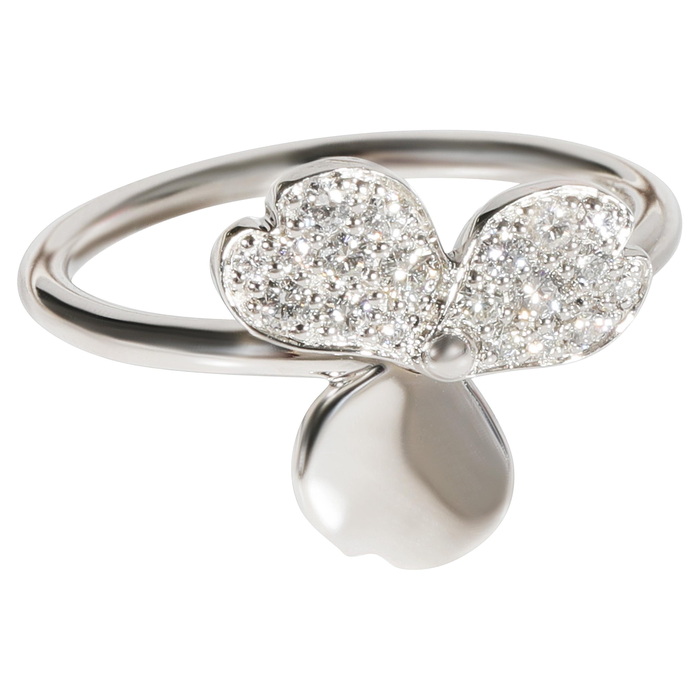 Tiffany & Co. Bague en or blanc 18 carats avec fleurs en papier et diamants 0,16 carat