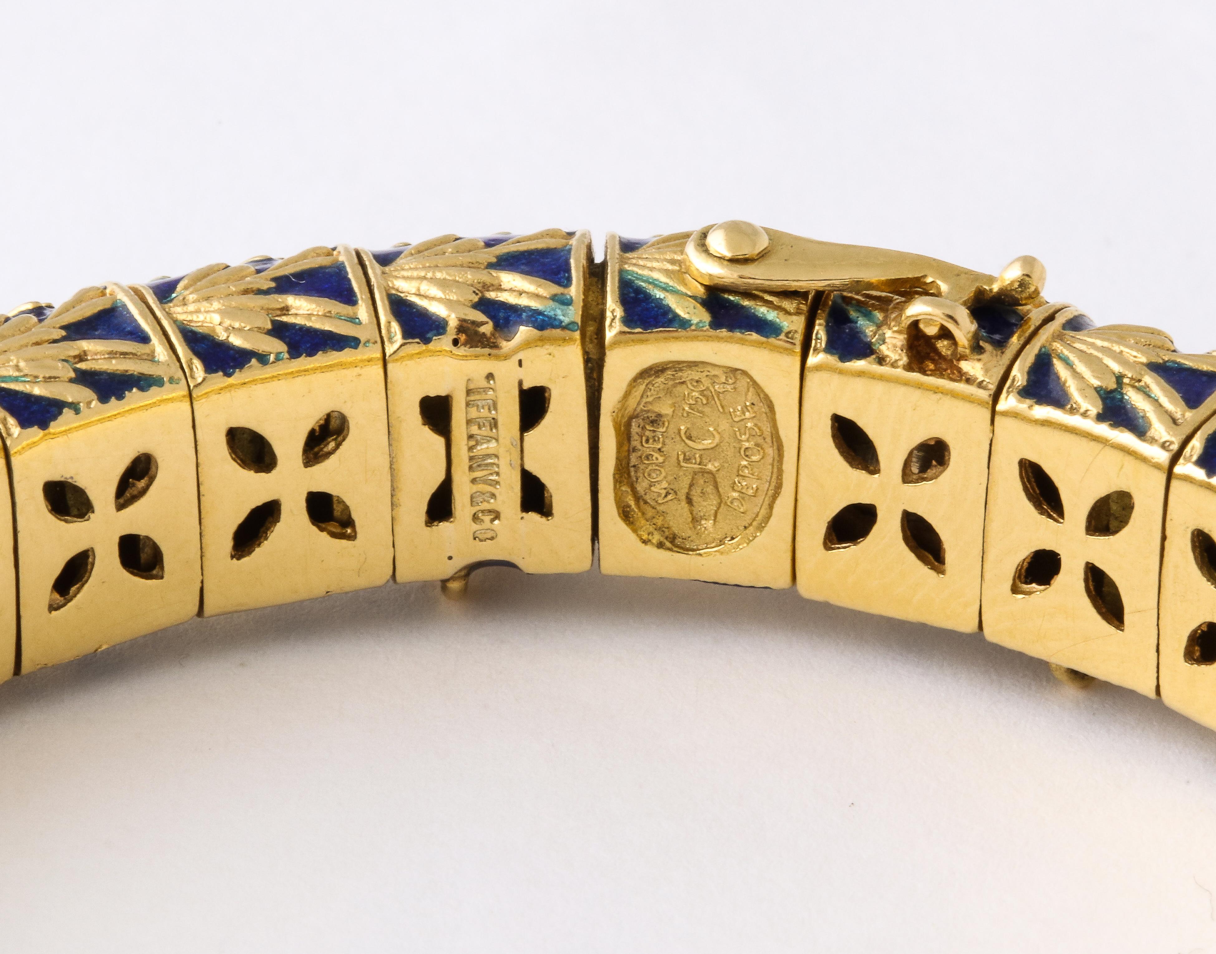 Tiffany Bracelet 18K Gold And Enamel 1960s Made In France In Excellent Condition For Sale In New York, NY