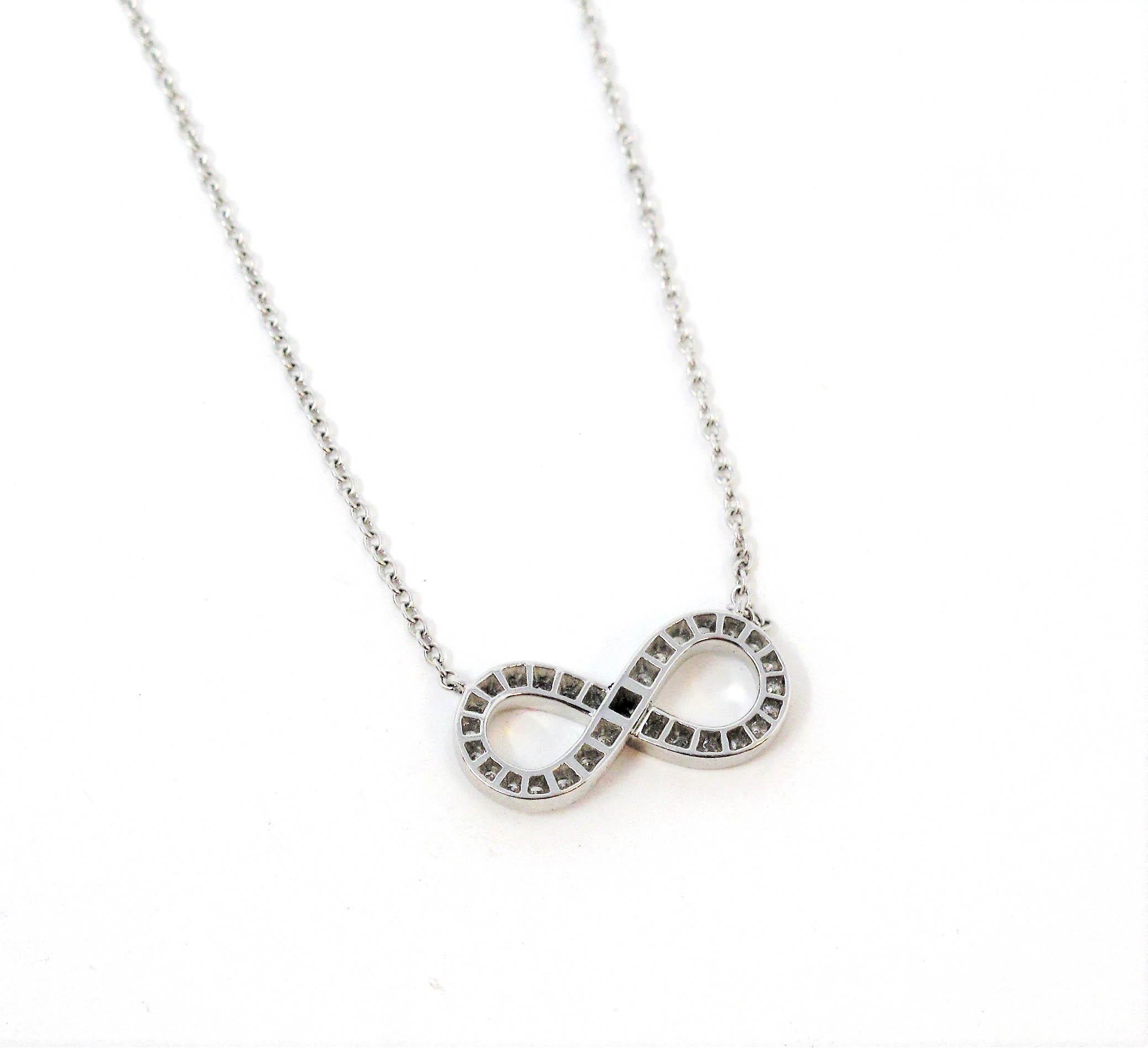 Tiffany & Co. Pave Diamond Infinity Pendant Necklace in Platinum In Good Condition In Scottsdale, AZ
