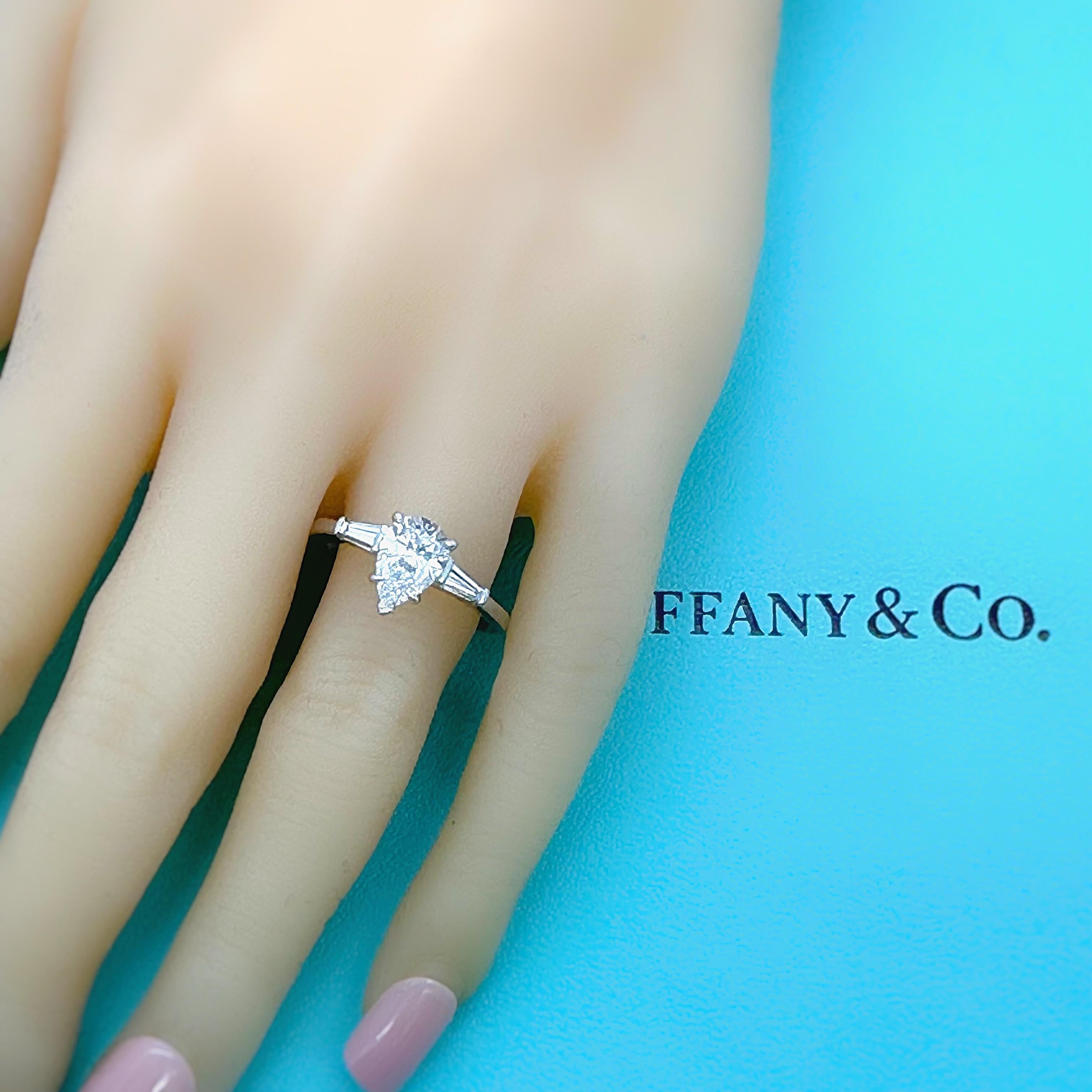 Tiffany & Co. Pear Diamond 1.07 D VS2 with Baguette Side Stones Engagement Ring For Sale 5