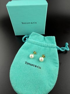 Tiffany & Co. Pearl 18k Yellow Gold Stud Earrings