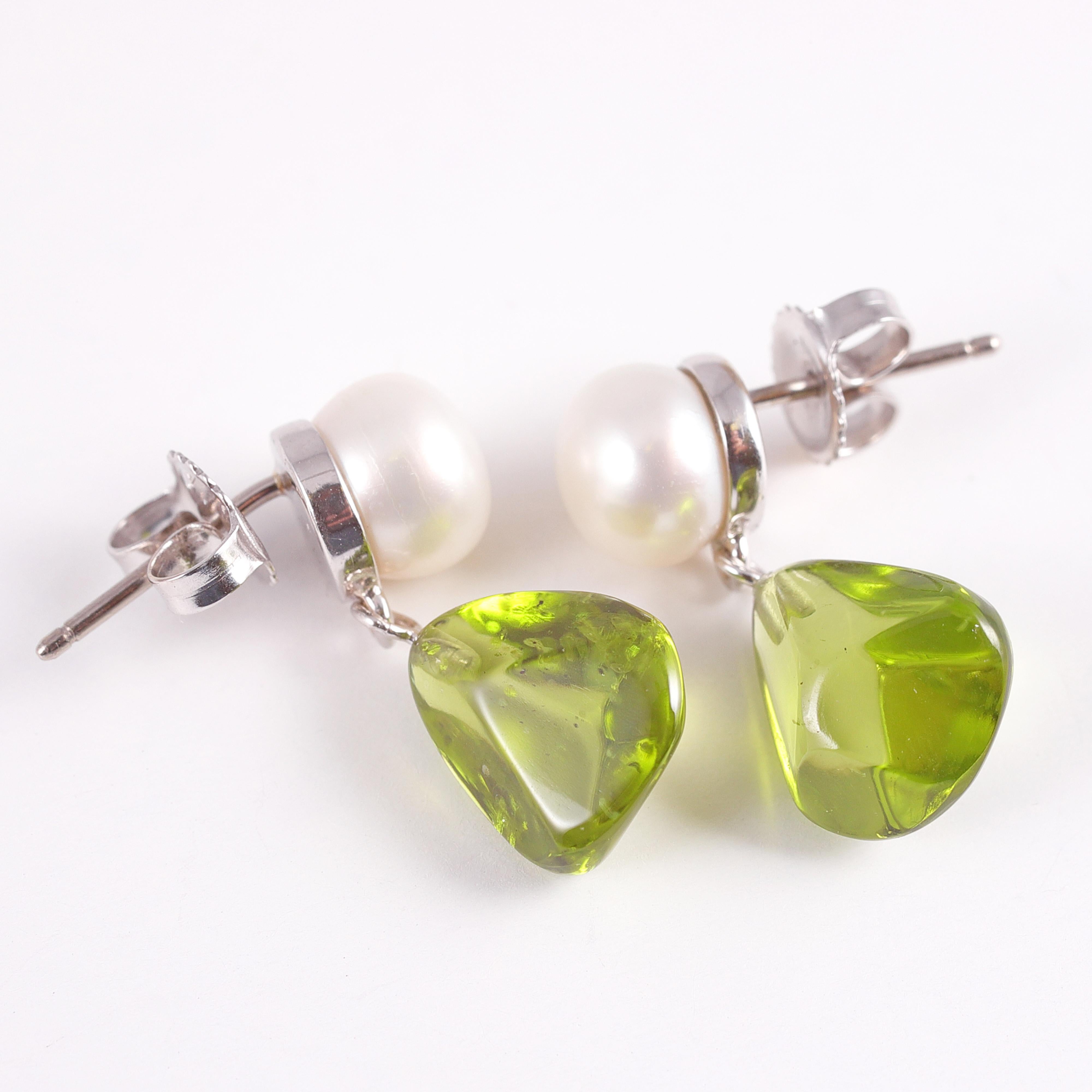 Tiffany & Co. Pearl and Peridot Drop Earrings In Good Condition In Dallas, TX